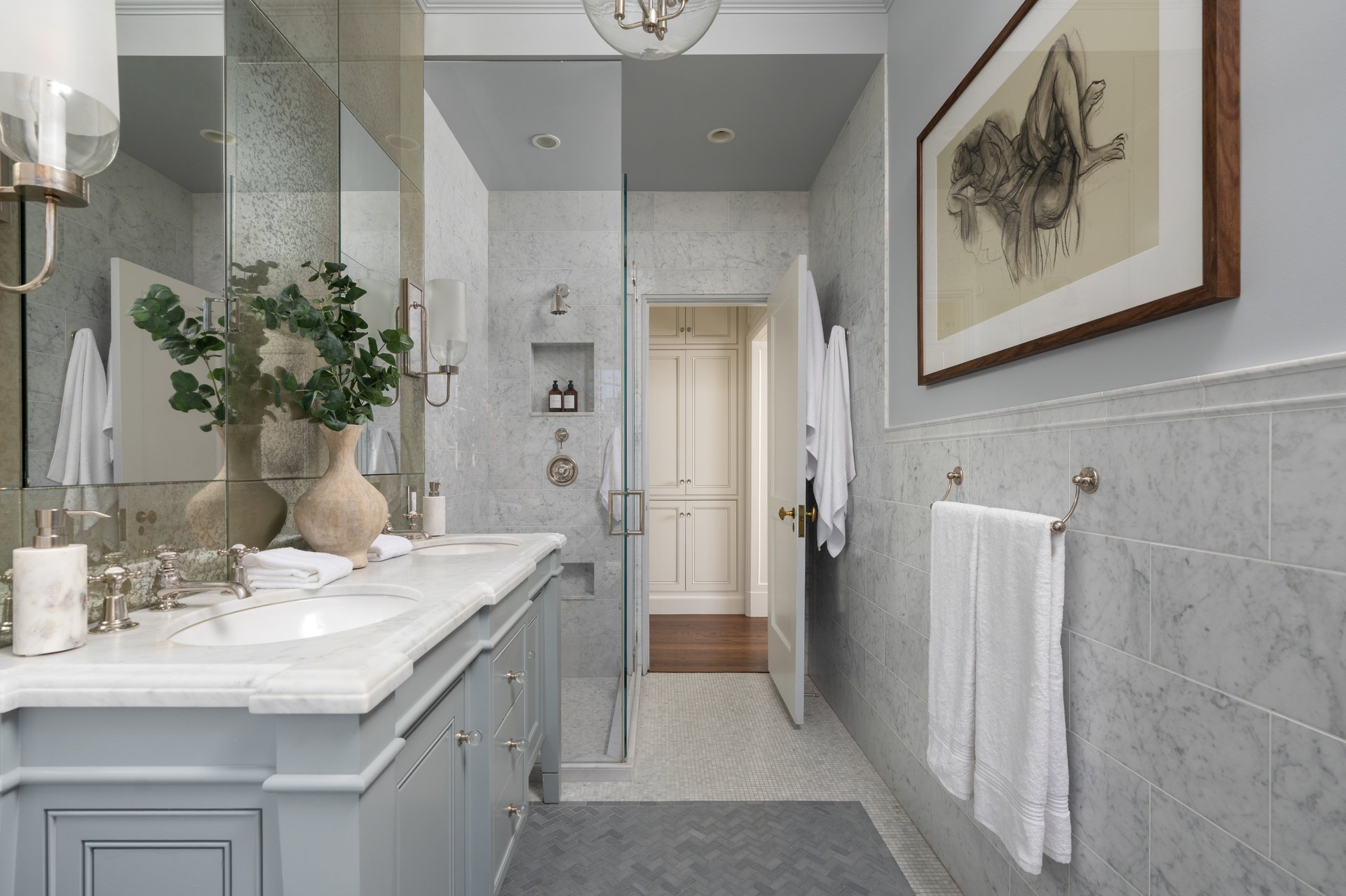 Majestic Pacific Heights View Apartment