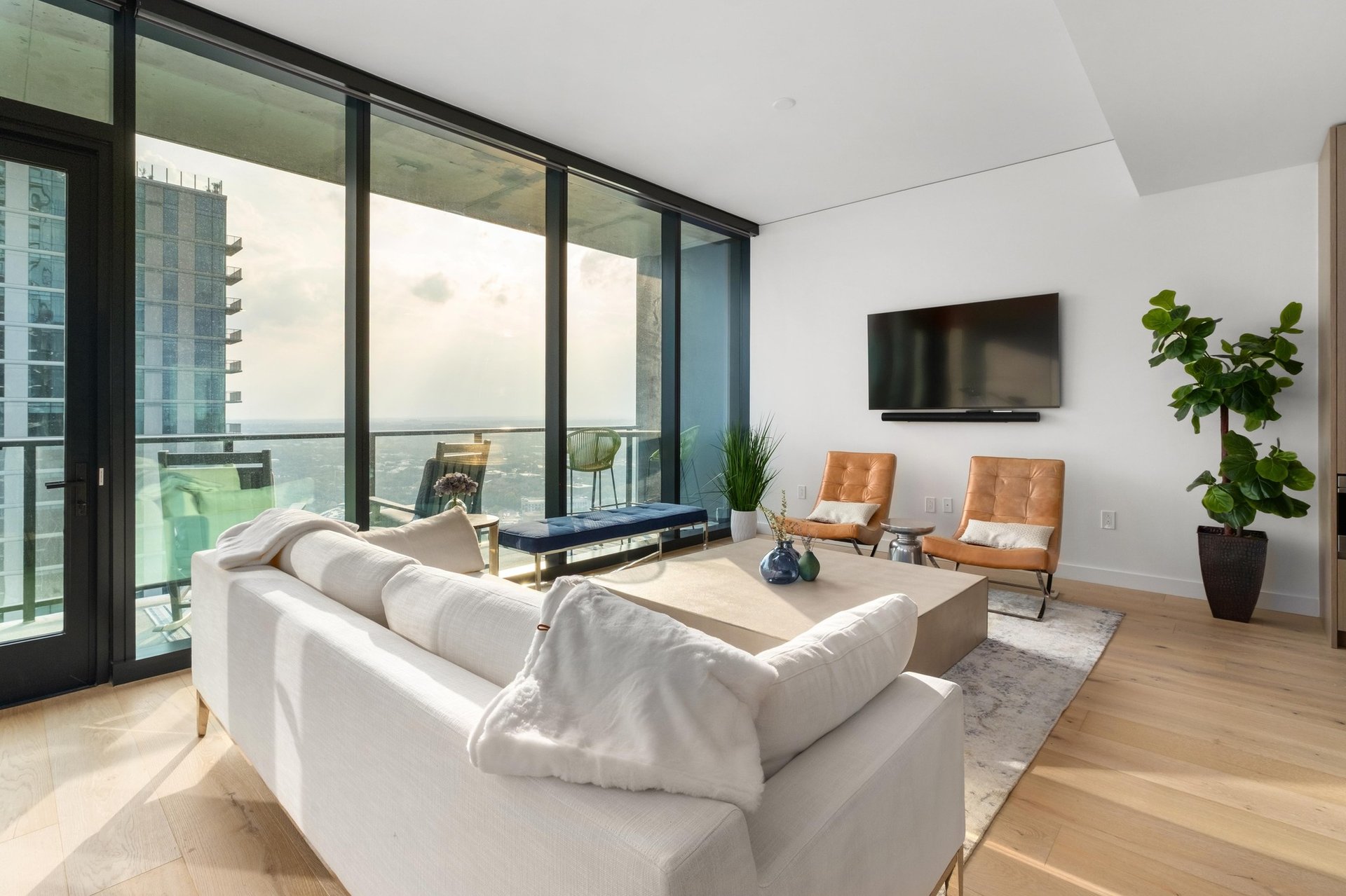 610 Davis Street #3902