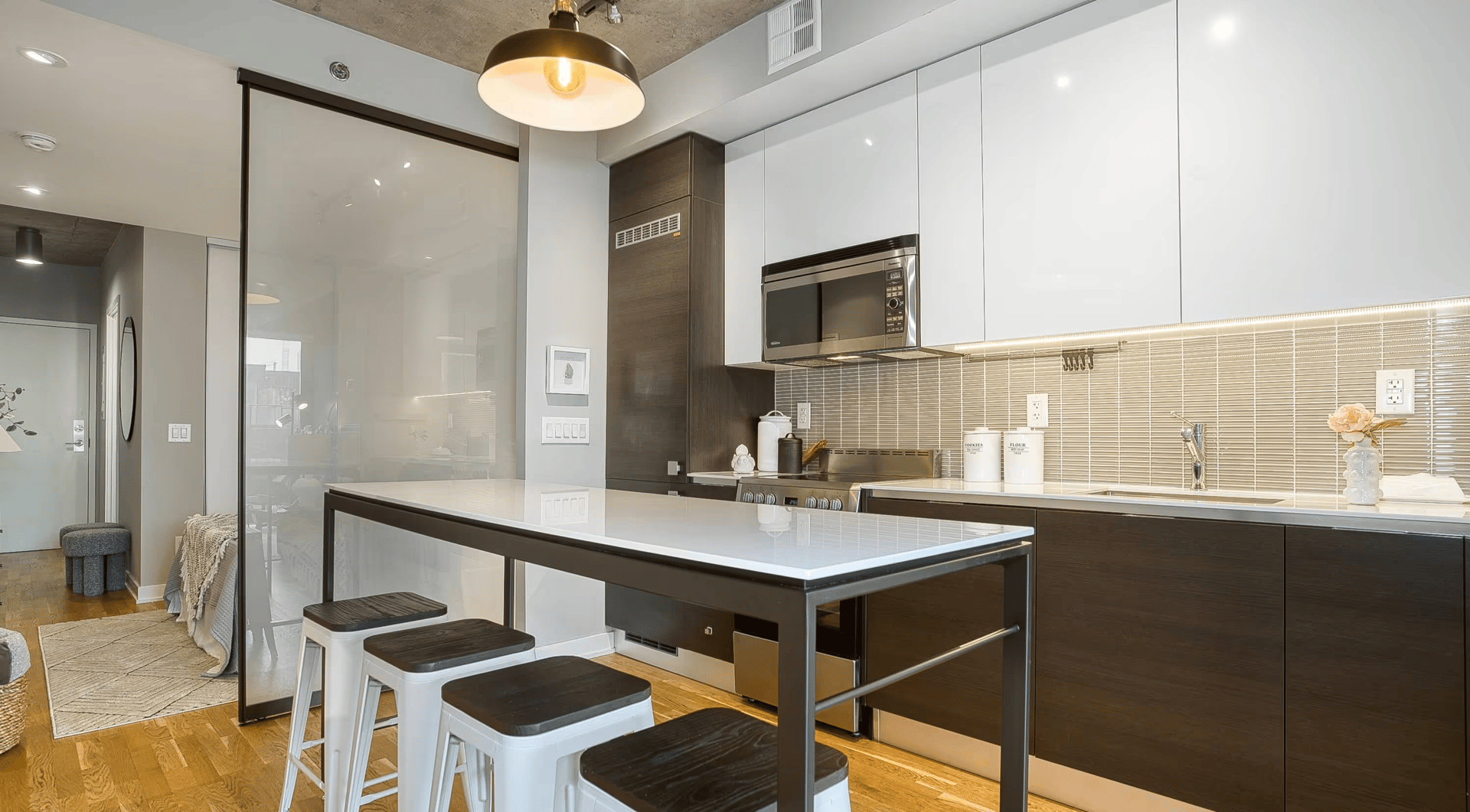 8 Dovercourt Rd #613