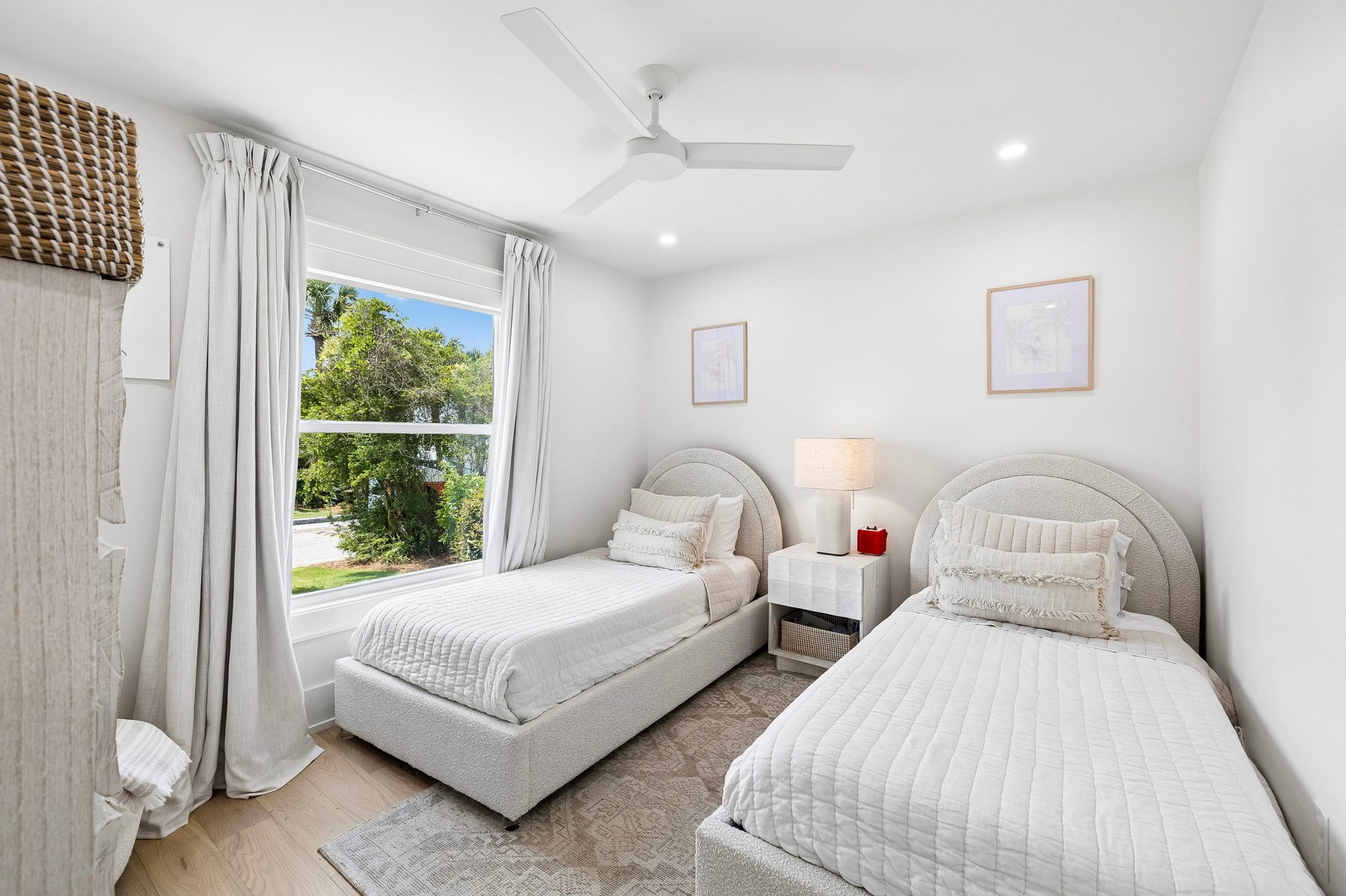 The Sand Cliffs Coastal Retreat