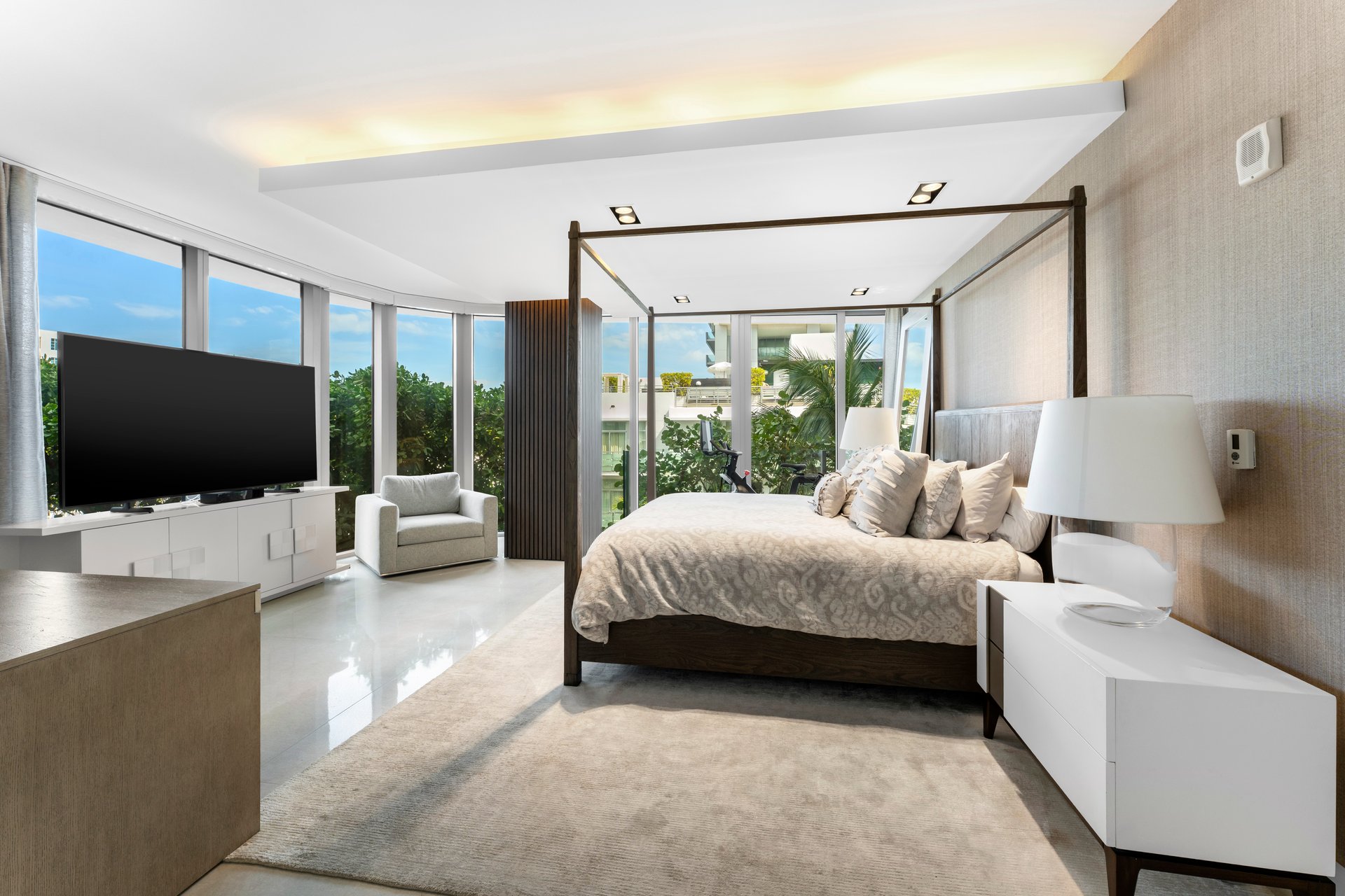 1 Collins Ave