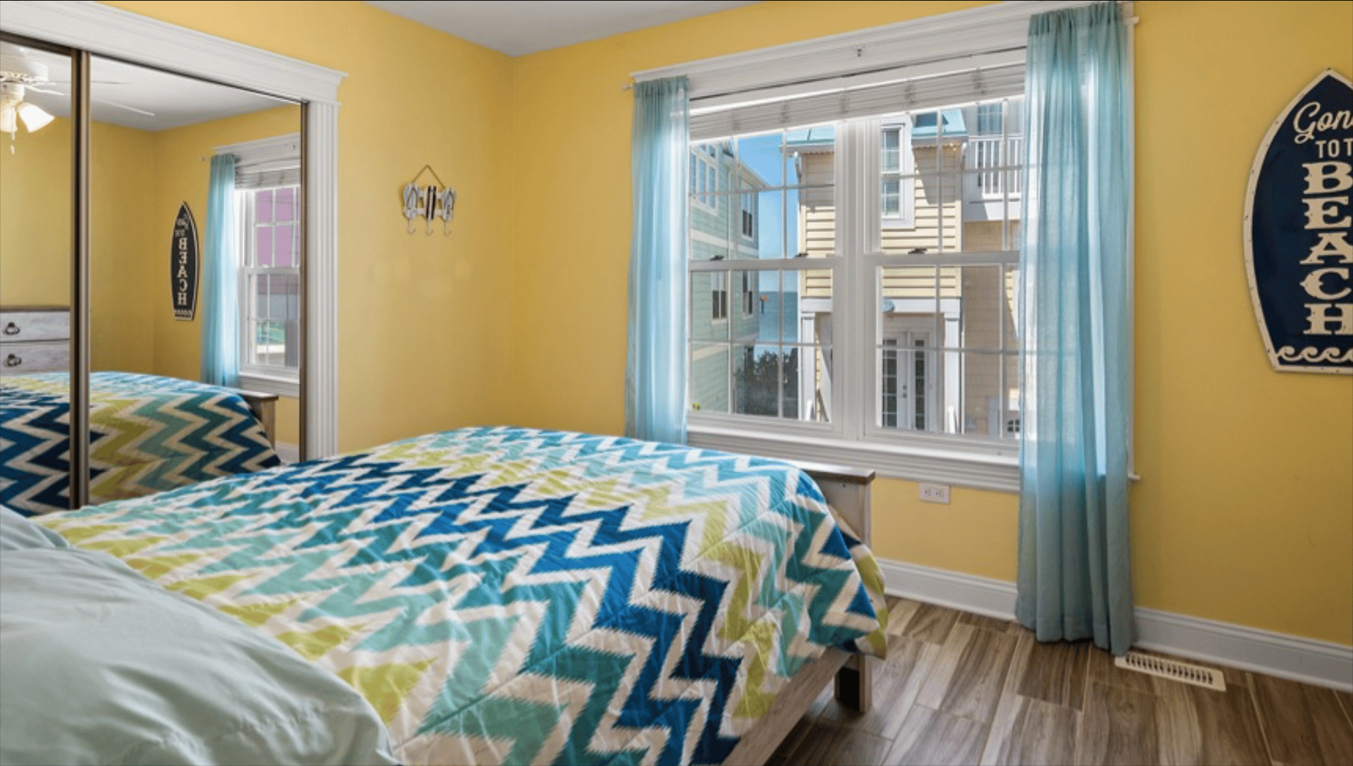 811 Bay Club Lane West, Beach Haven