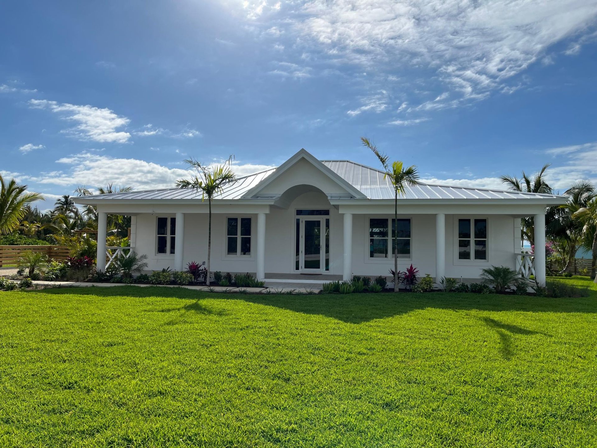 Sunnyside, Treasure Cay 