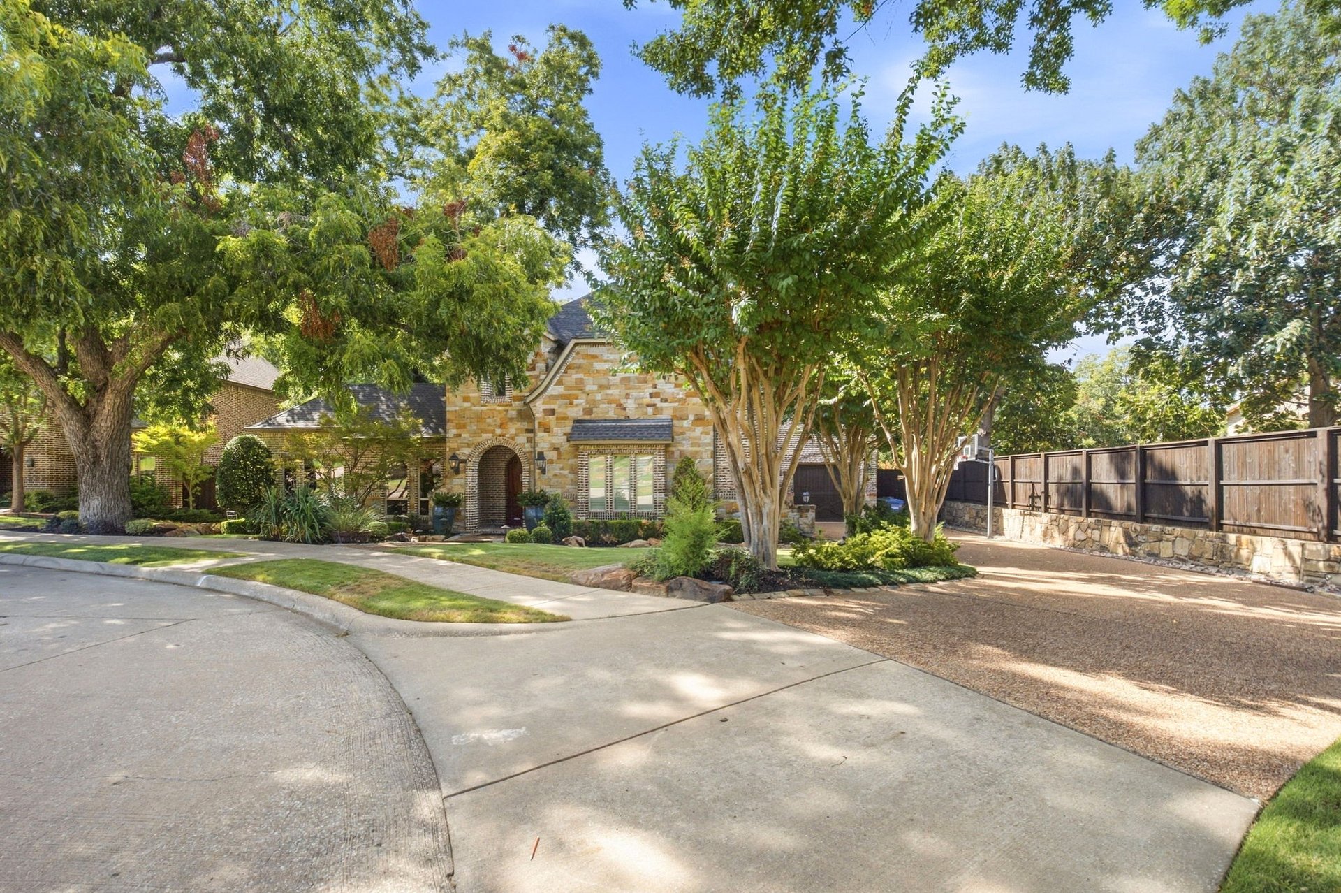 1700 Surrey Lane