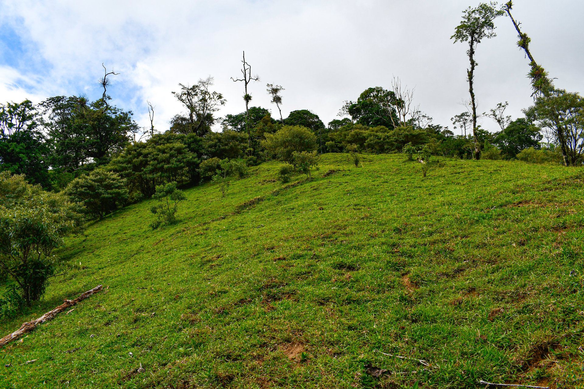 Finca Altamira | Boasting breathtaking panoramic views of the majestic Miravalles Volcano!