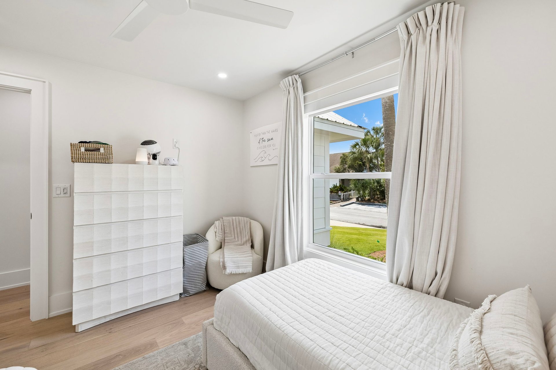 The Sand Cliffs Coastal Retreat