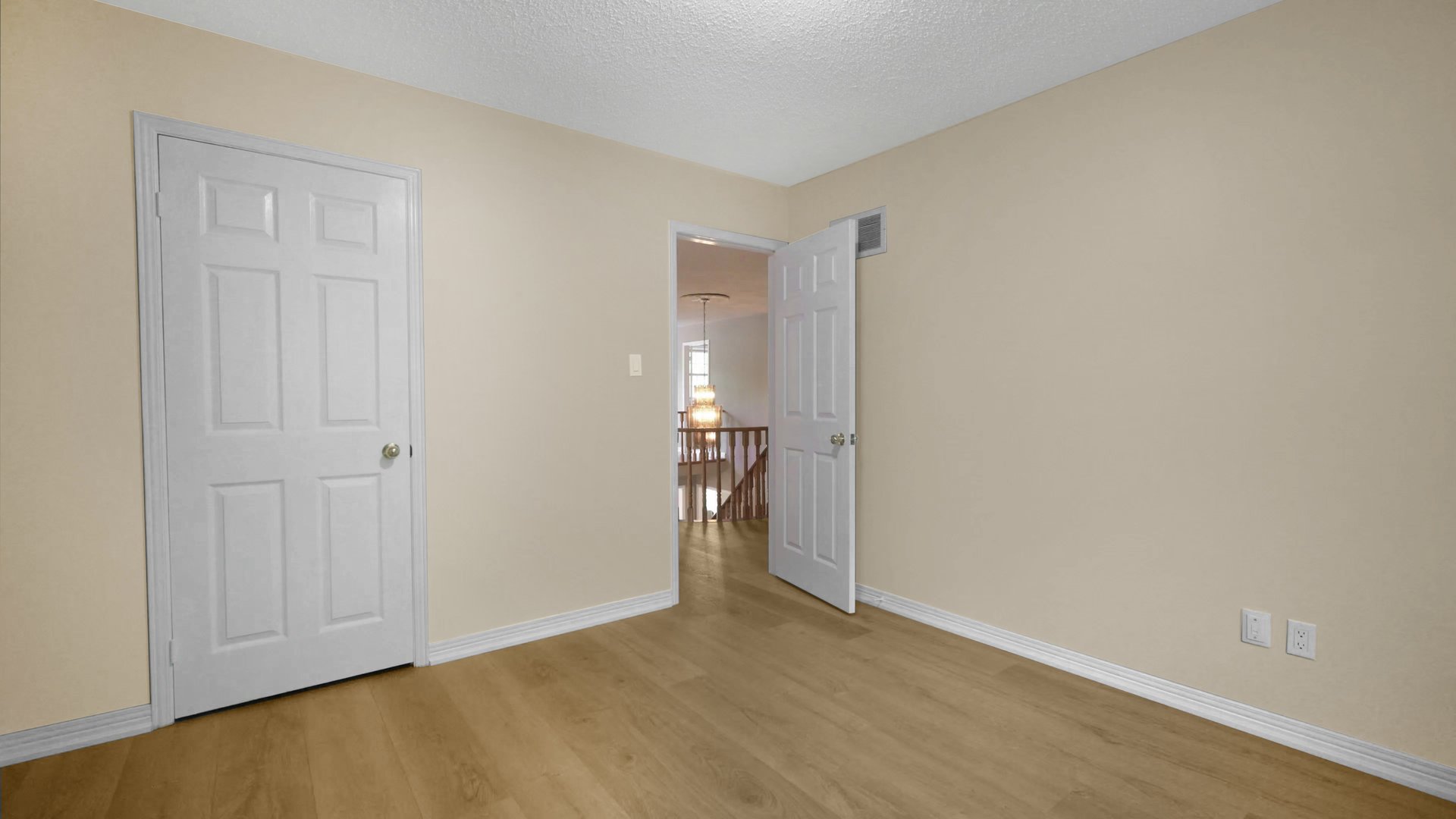Unbeatable location in Glen Abbey!