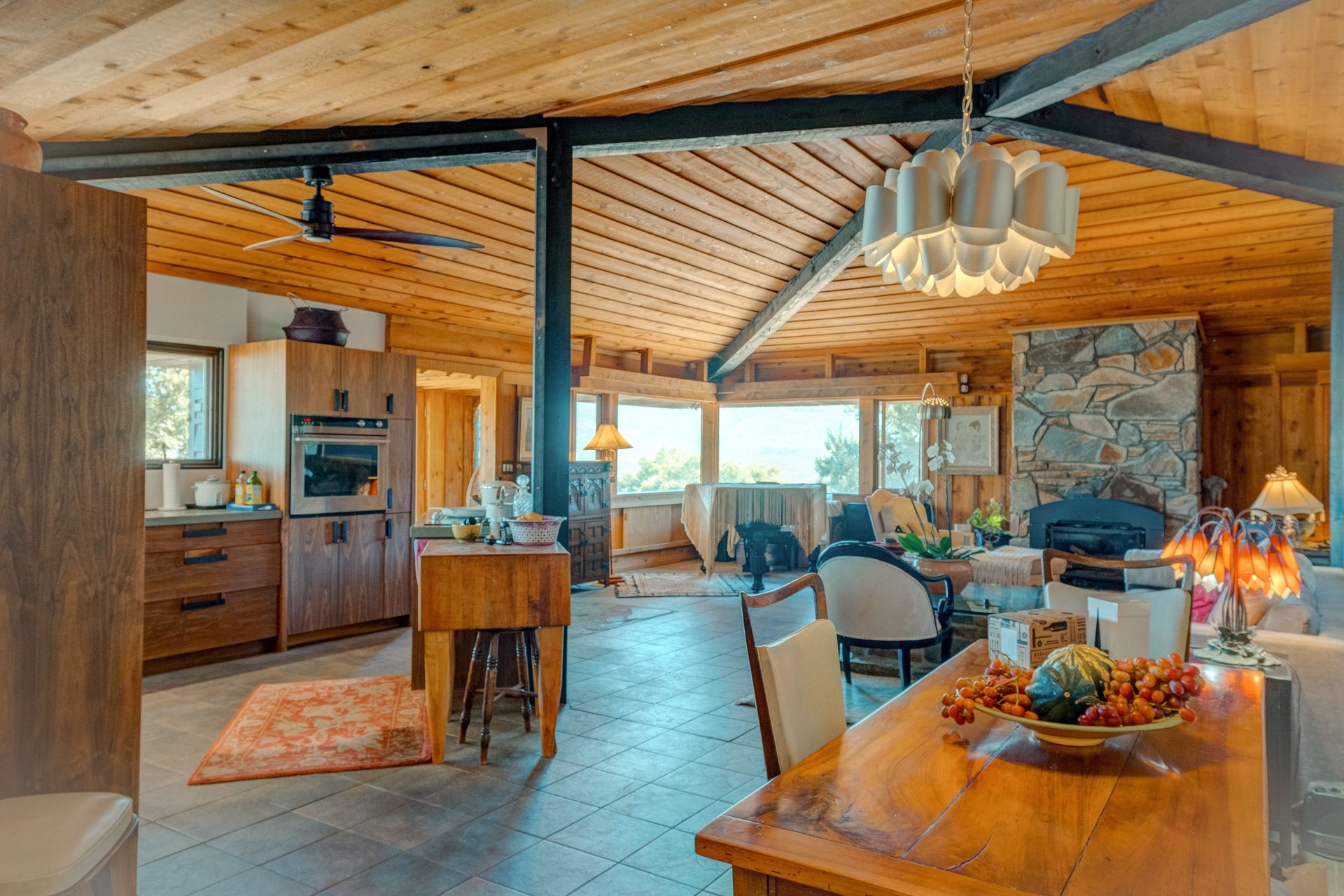 48700 Twin Pines Rd