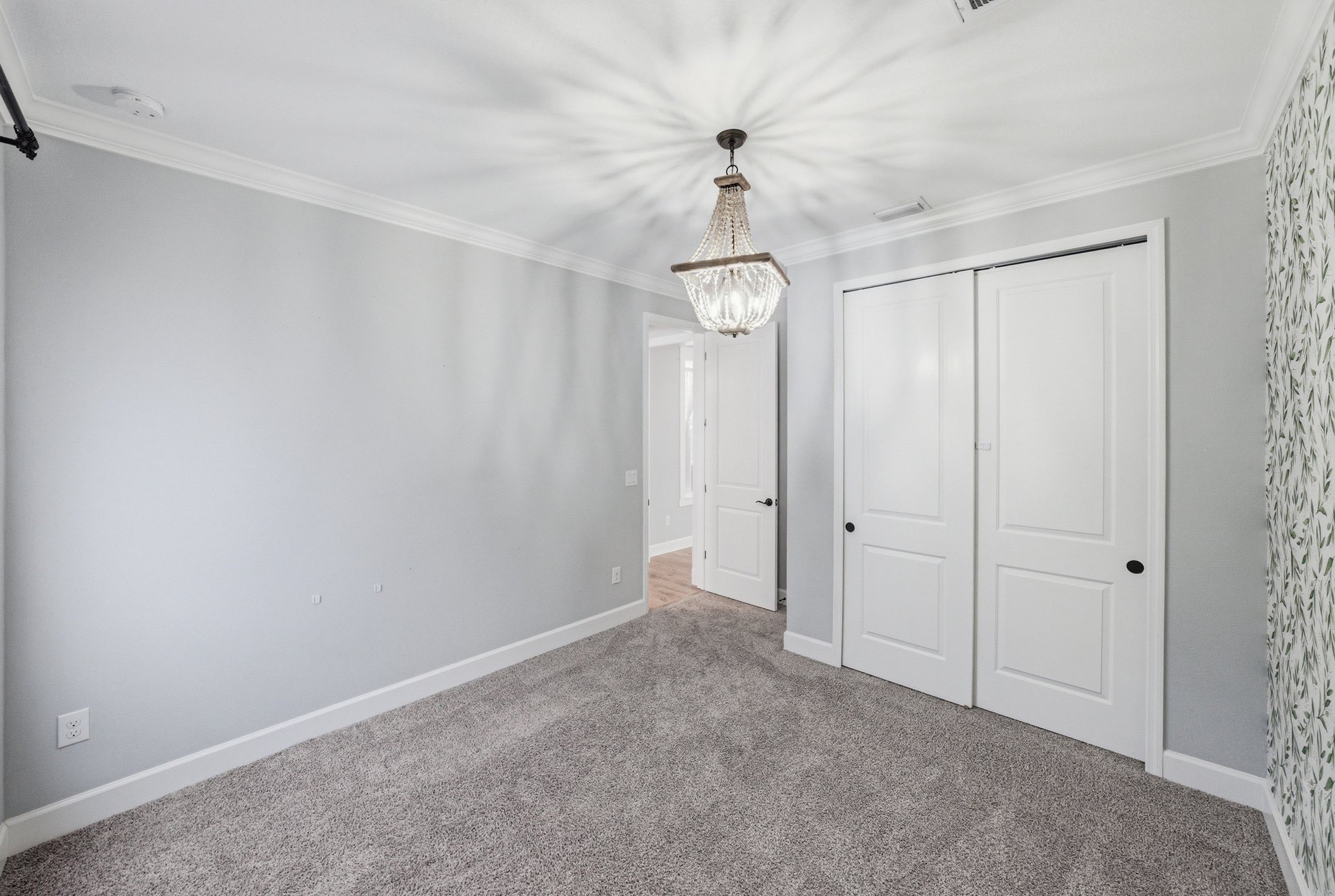 6883 BRADBURY CIR