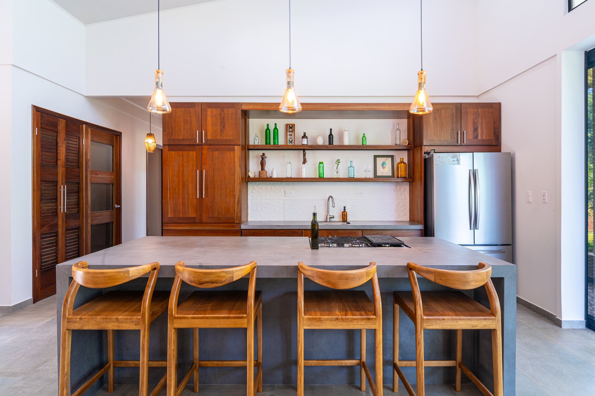 Stunning 4-Bedroom Home with Mountain Views – Perfect Blend of Seclusion and Convenience.