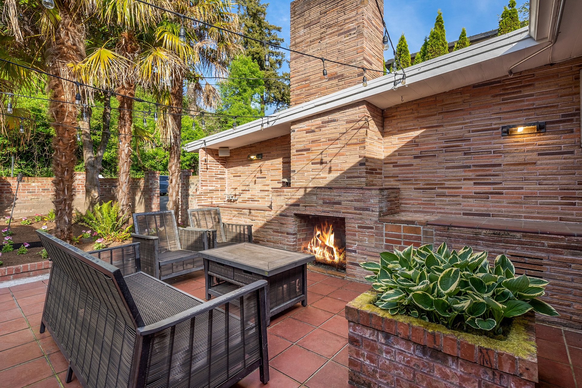 169 Lake Avenue W