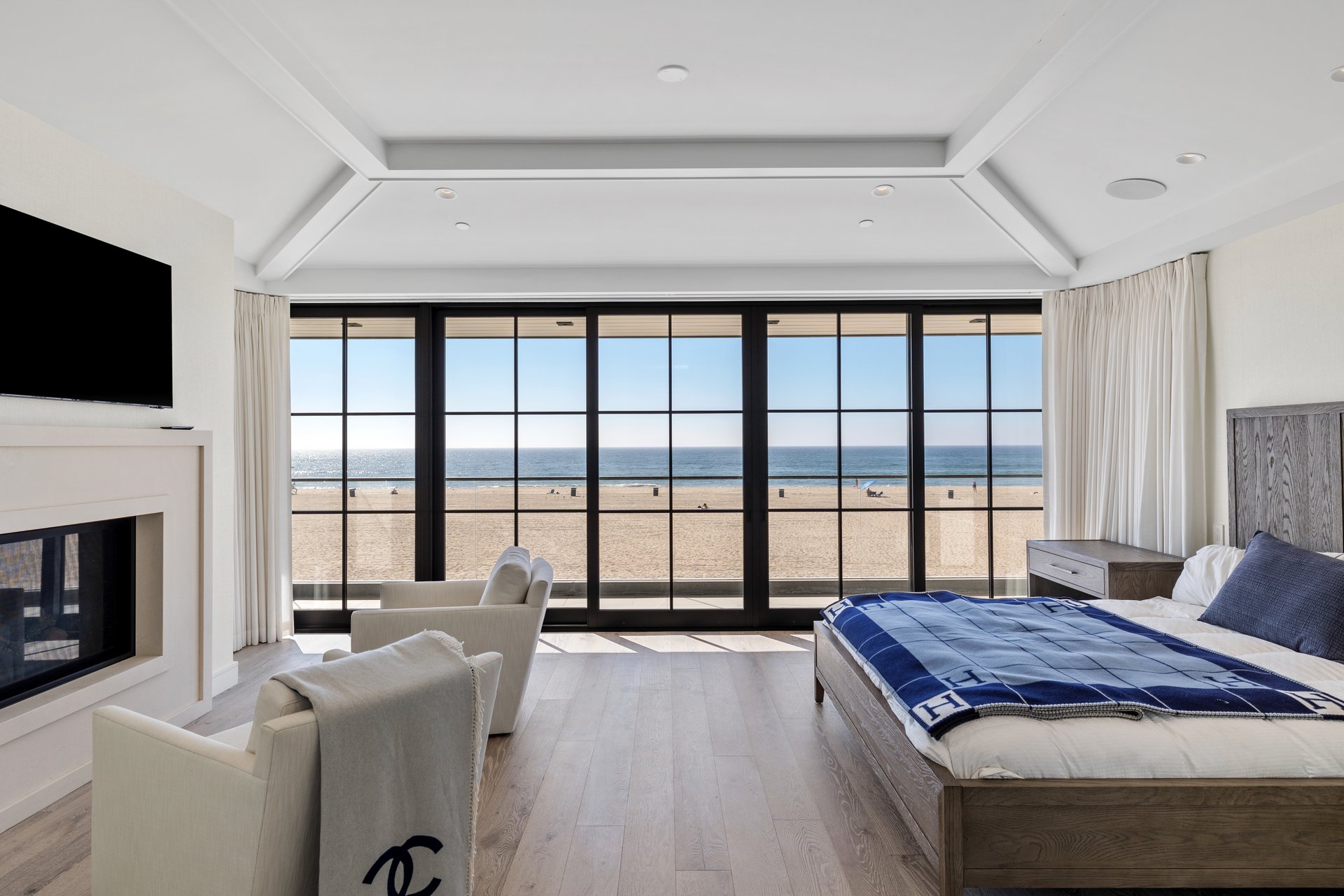 2428 The Strand