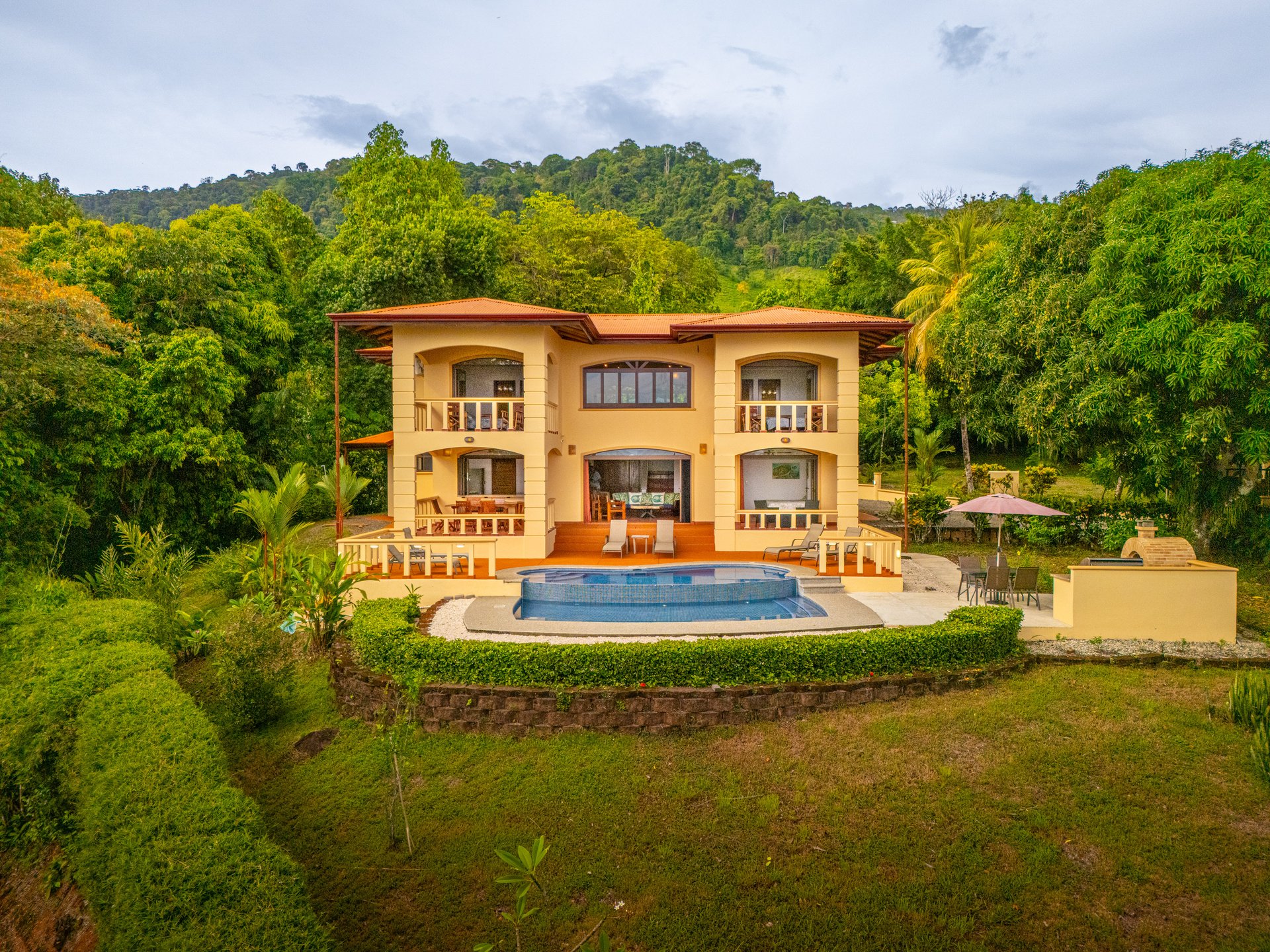 Classic Luxury at Casa Ceiba, Coastal Ocean View 4 Bedroom Home Near Uvita