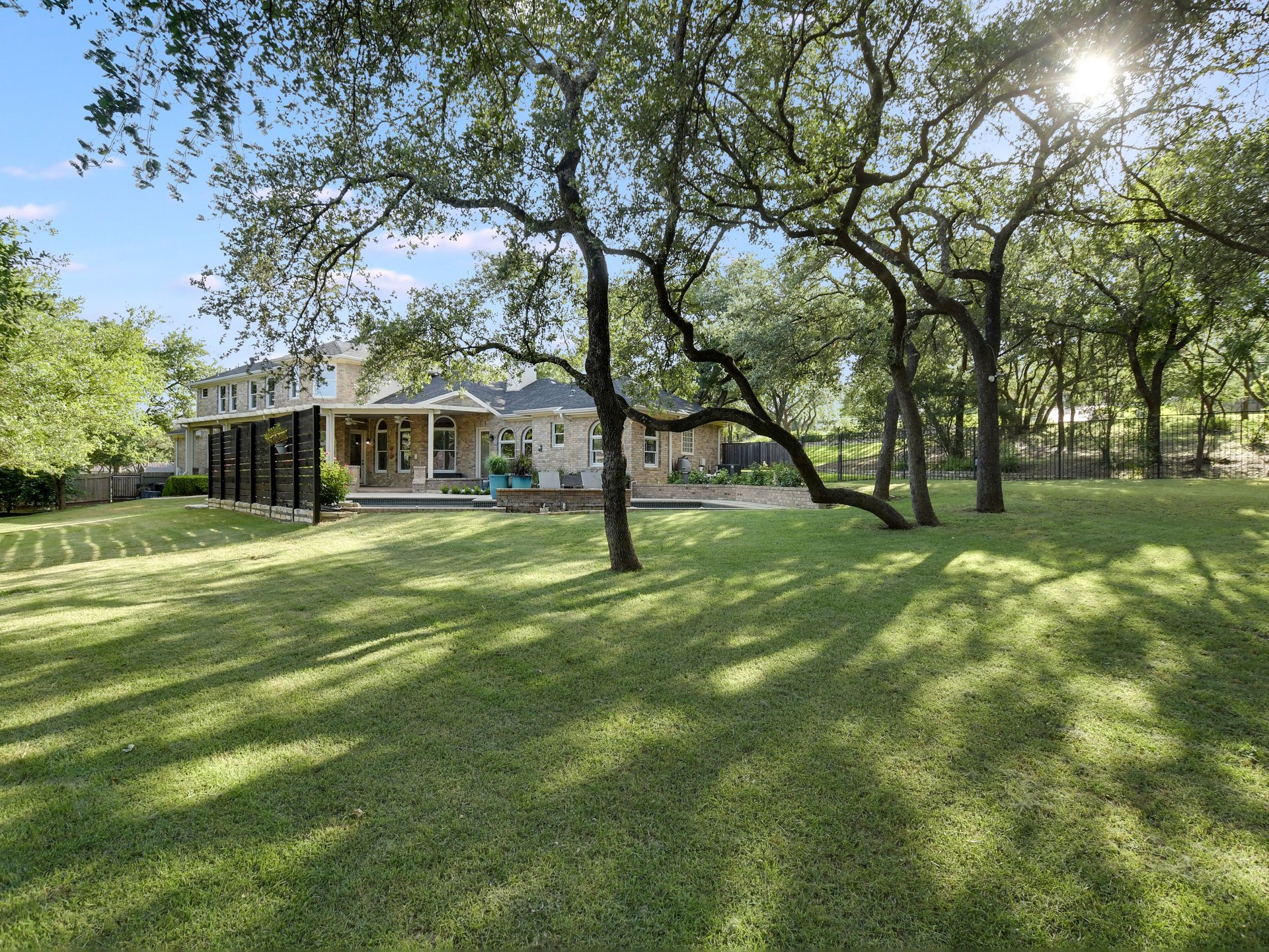 Las Lomas Transitional