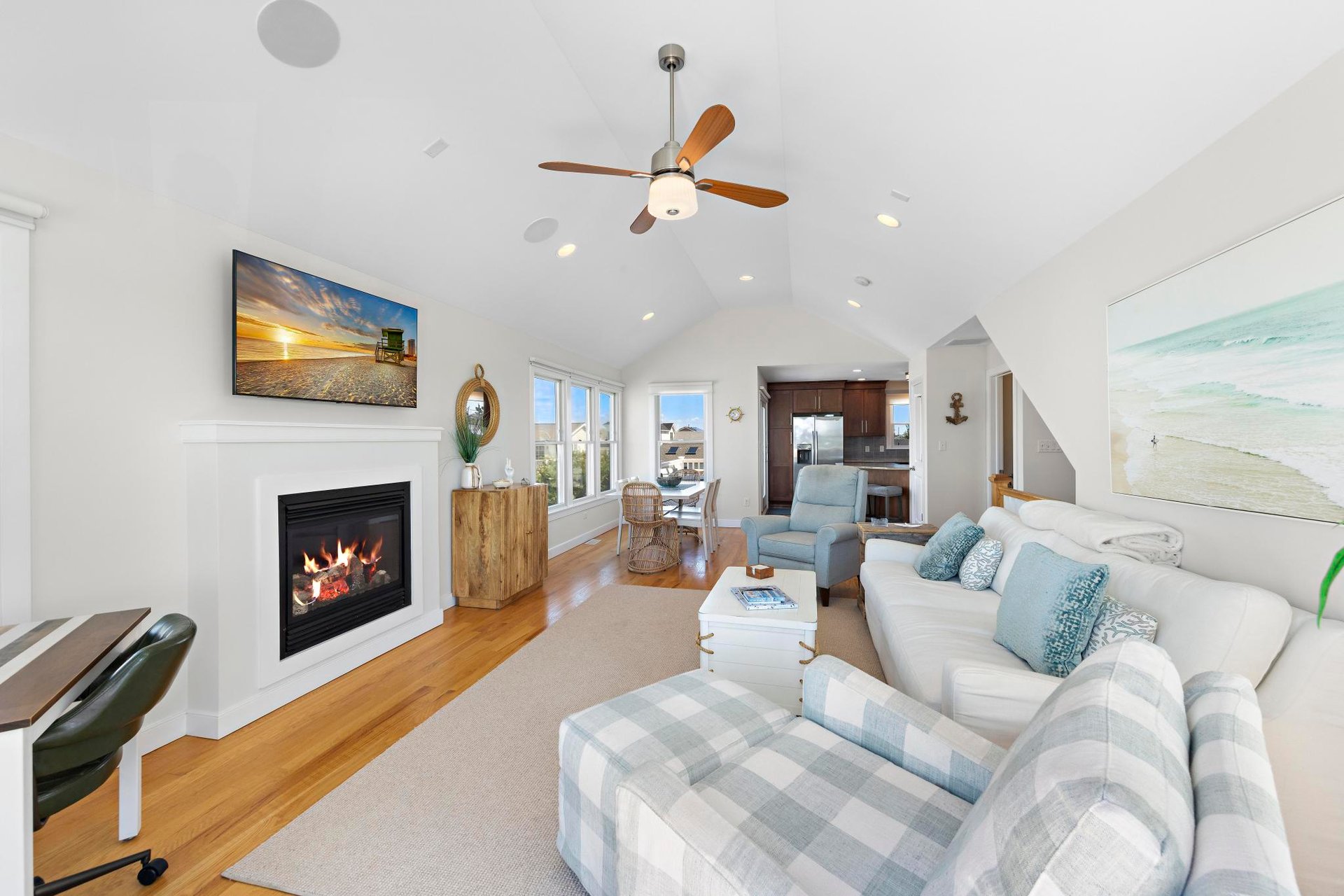 407 B Coral Street 
