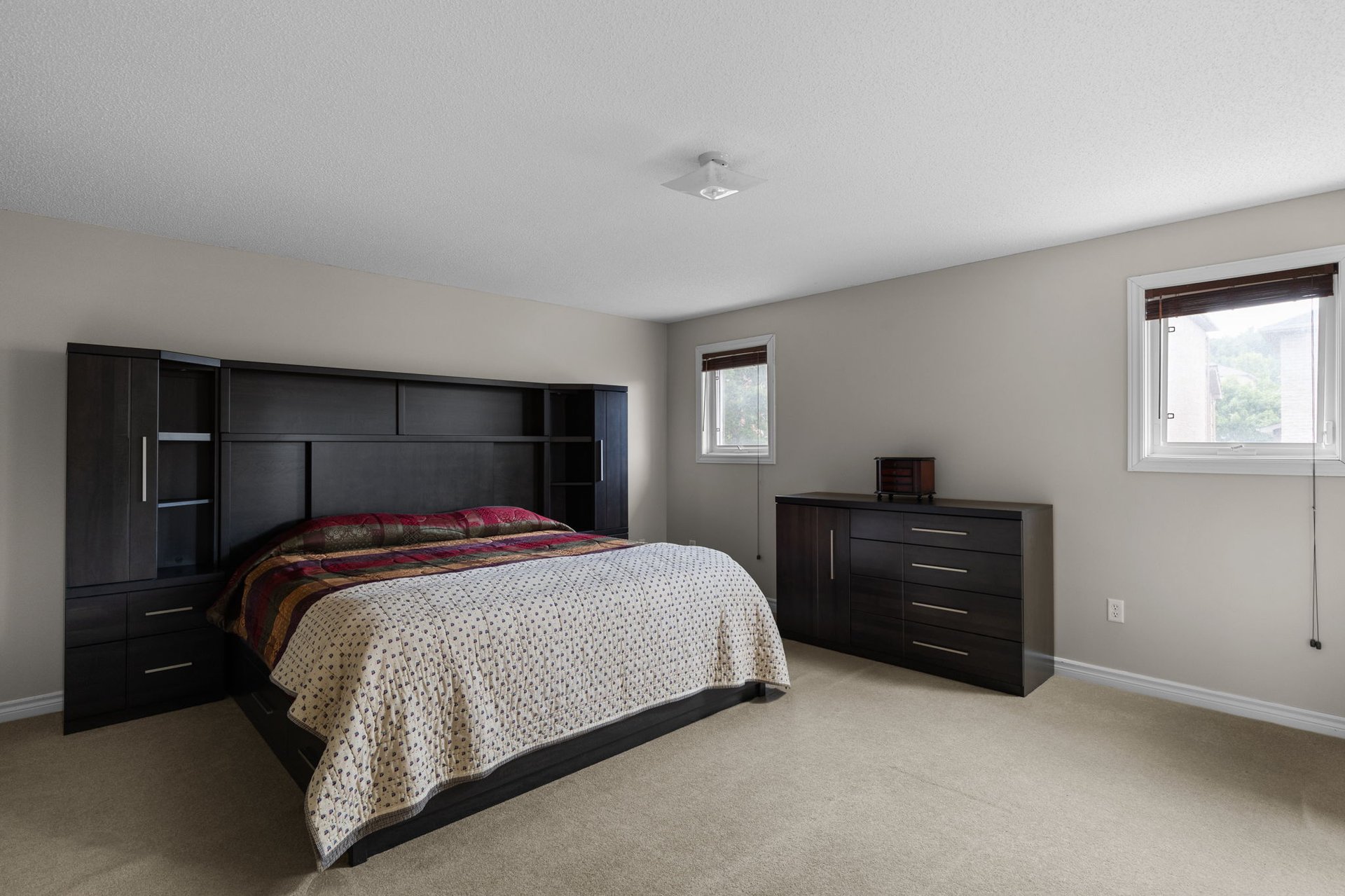 21 McIntyre Drive, Barrie