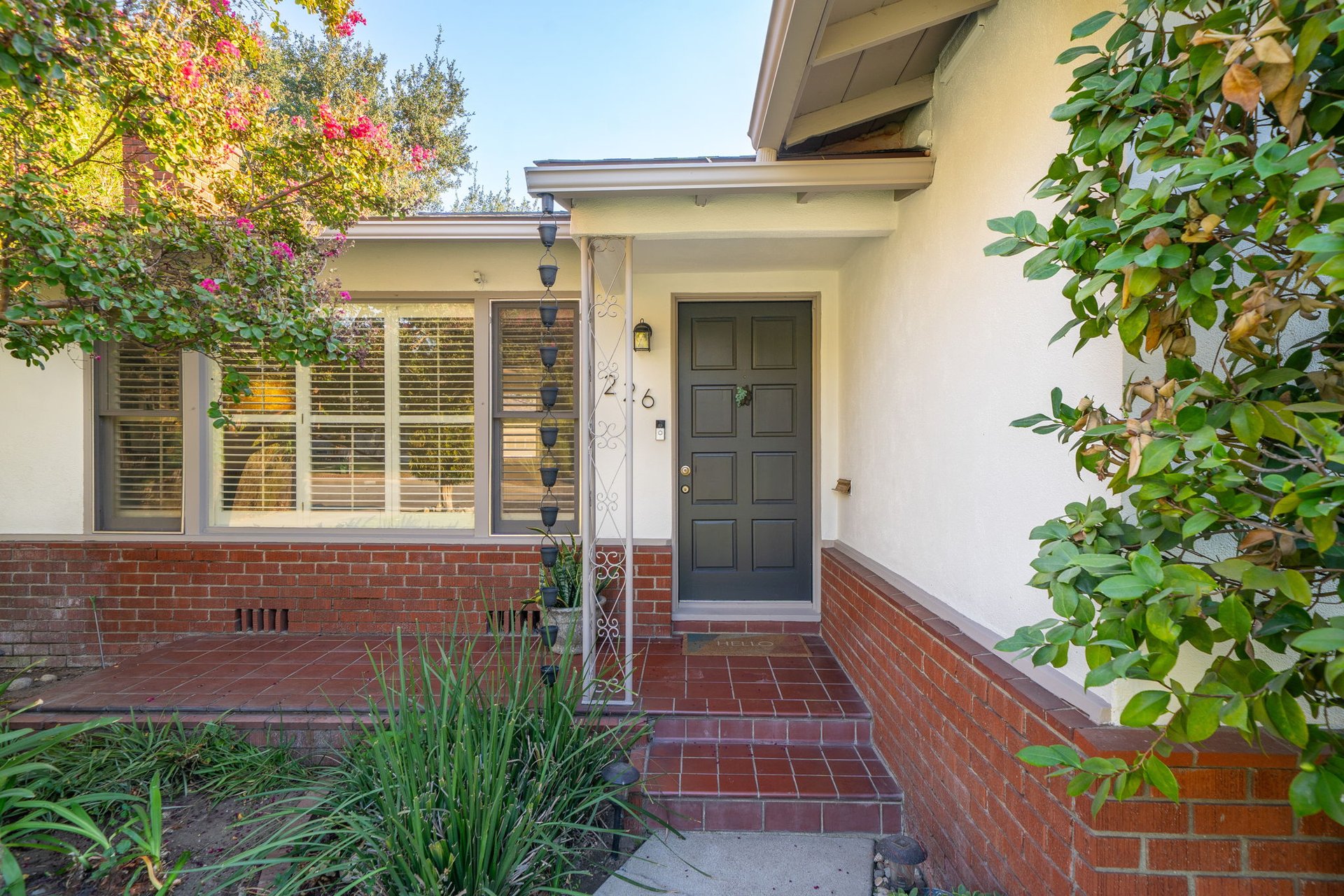 226 E Villanova