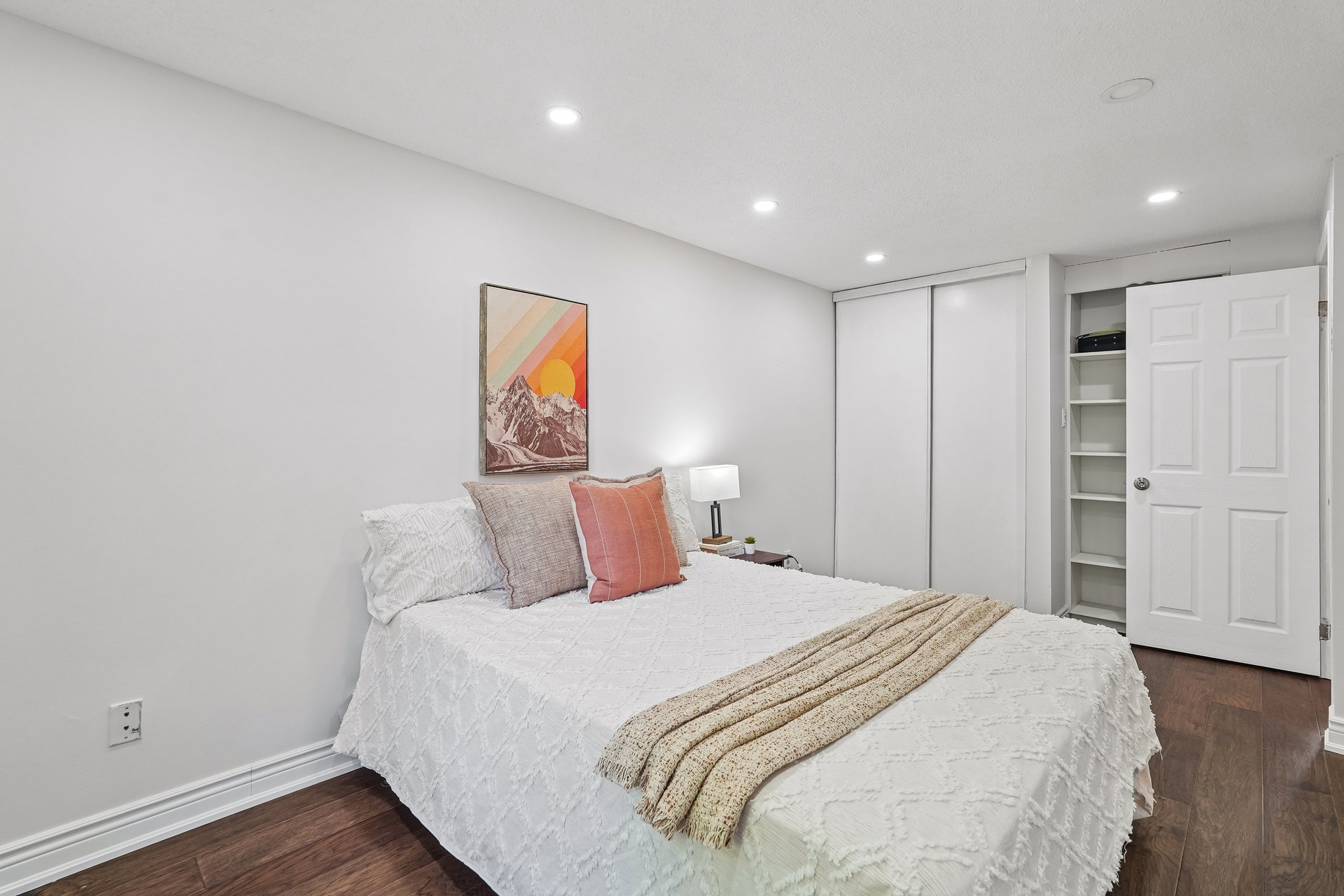 Move-in ready in the heart of Glen Abbey