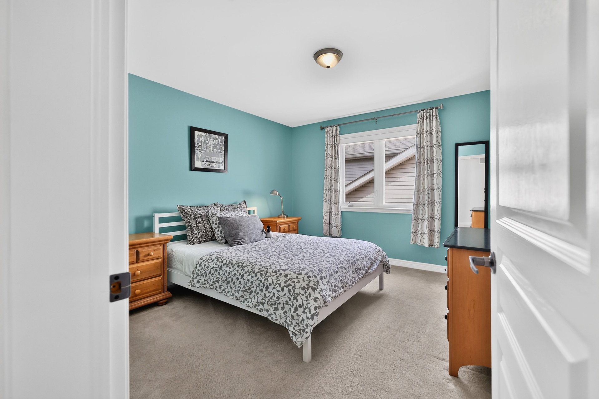 2269 Whitworth Drive, Oakville 