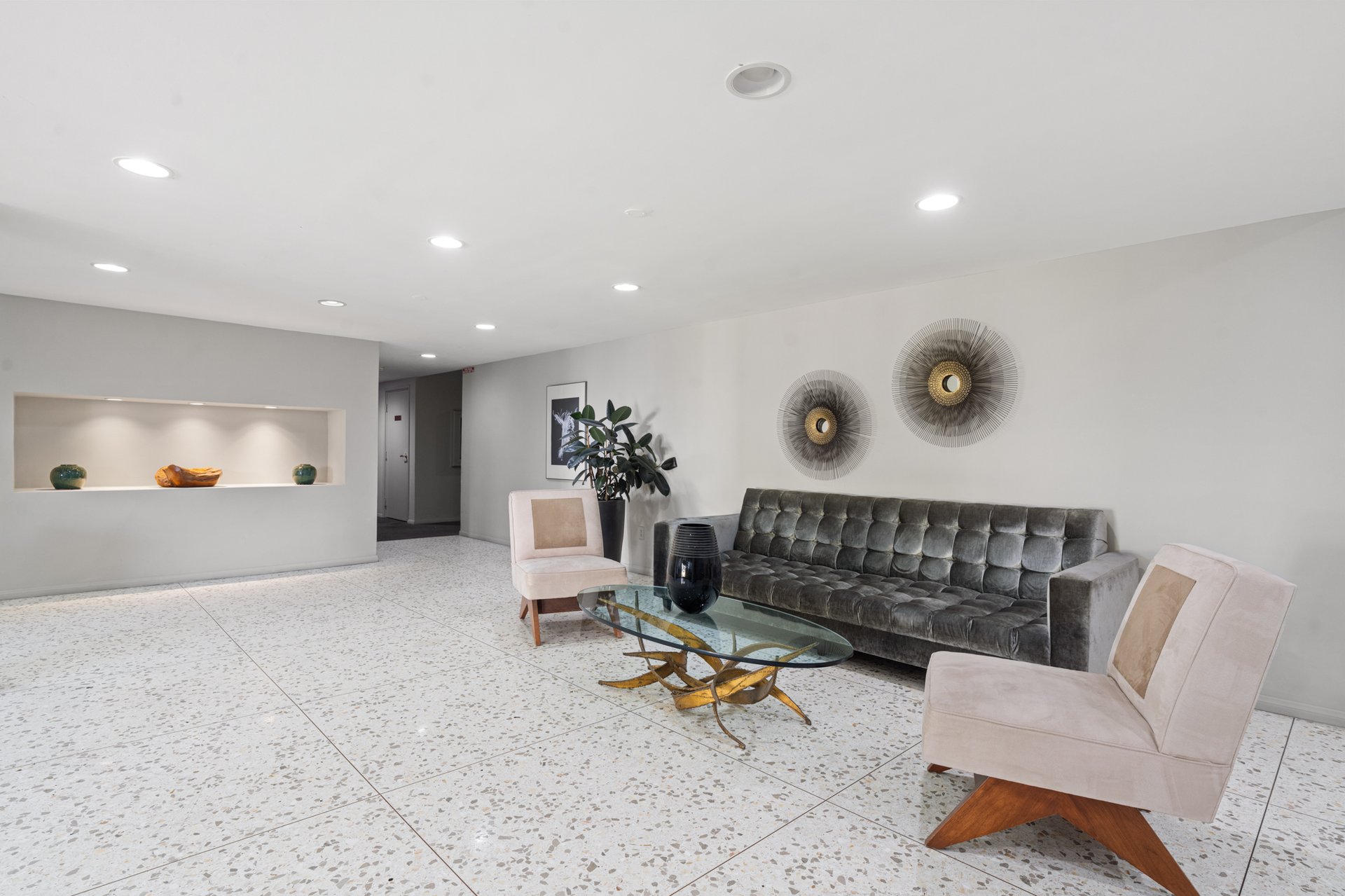 400 S Los Robles Avenue #209