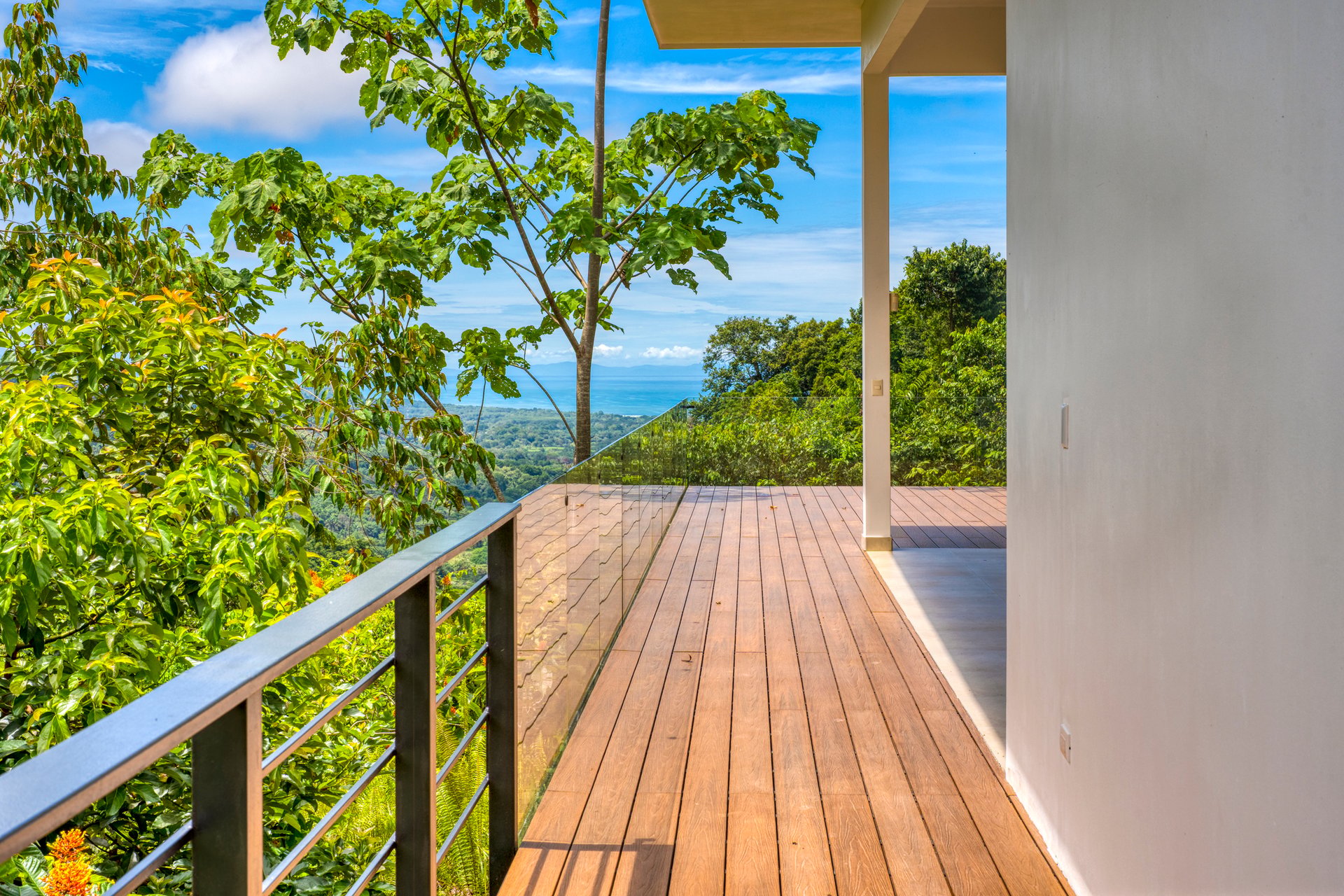 Casa Nueva Vida with Ocean Views & Dual Edge Infinity Pool