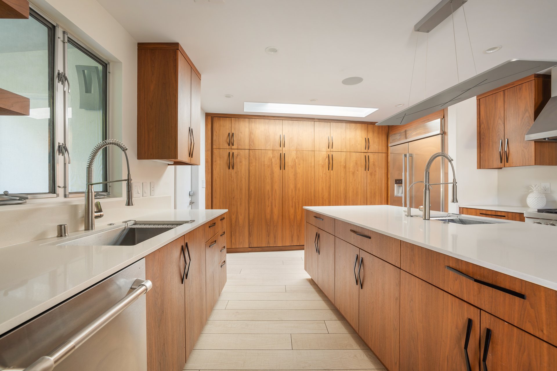 279 Mabery Rd, Santa Monica