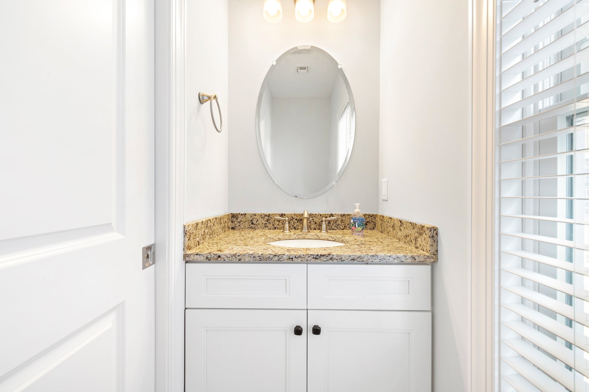 15 E 14th Street, Beach Haven