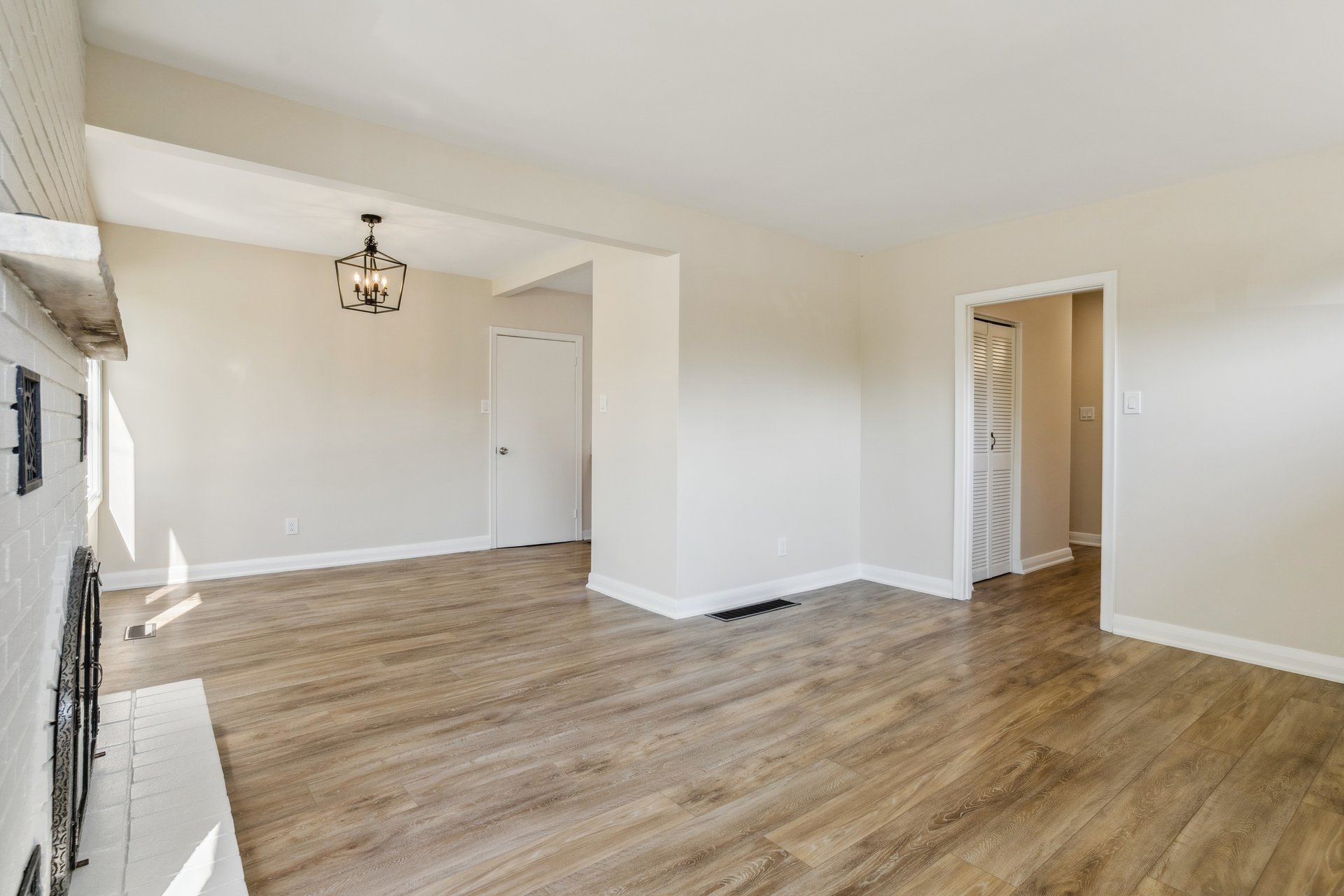 Bungalow on 60' x 125' lot with endless potential