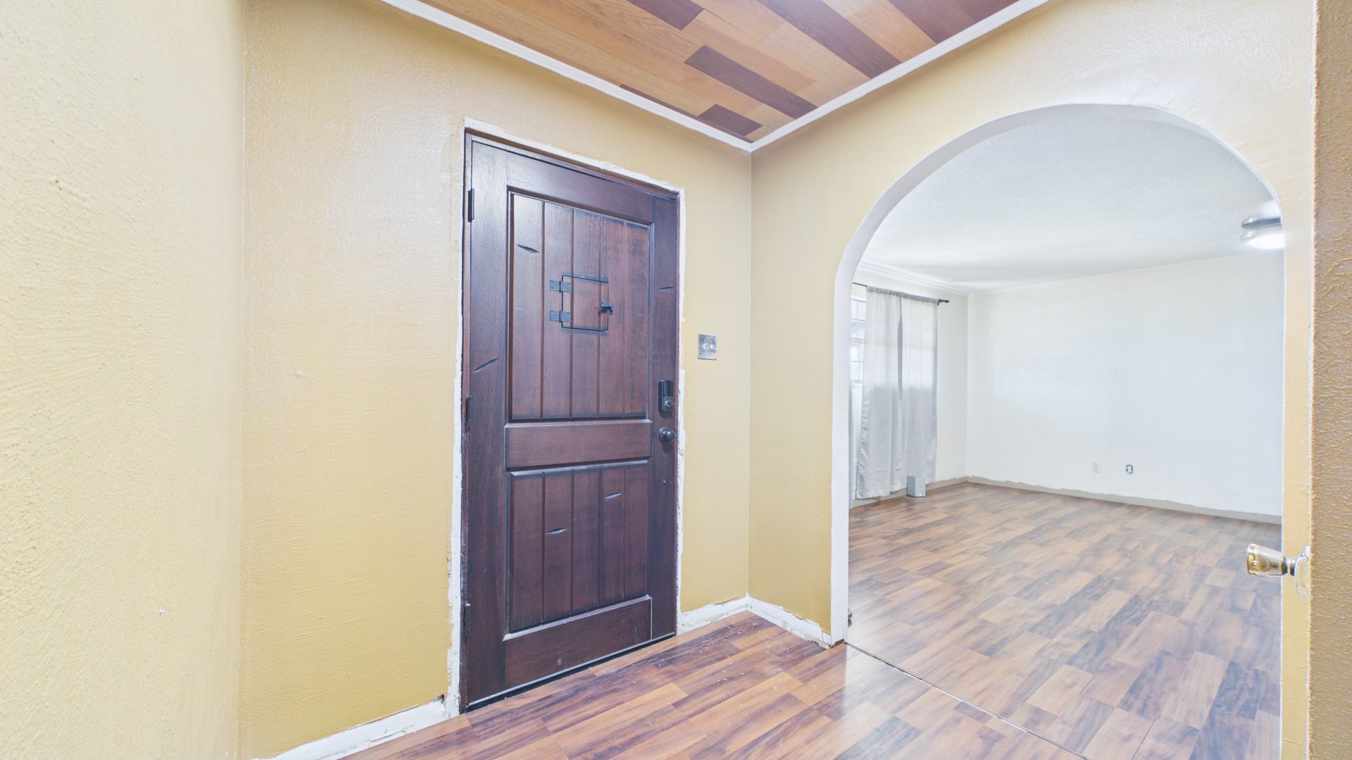 1015 W Normandy Dr