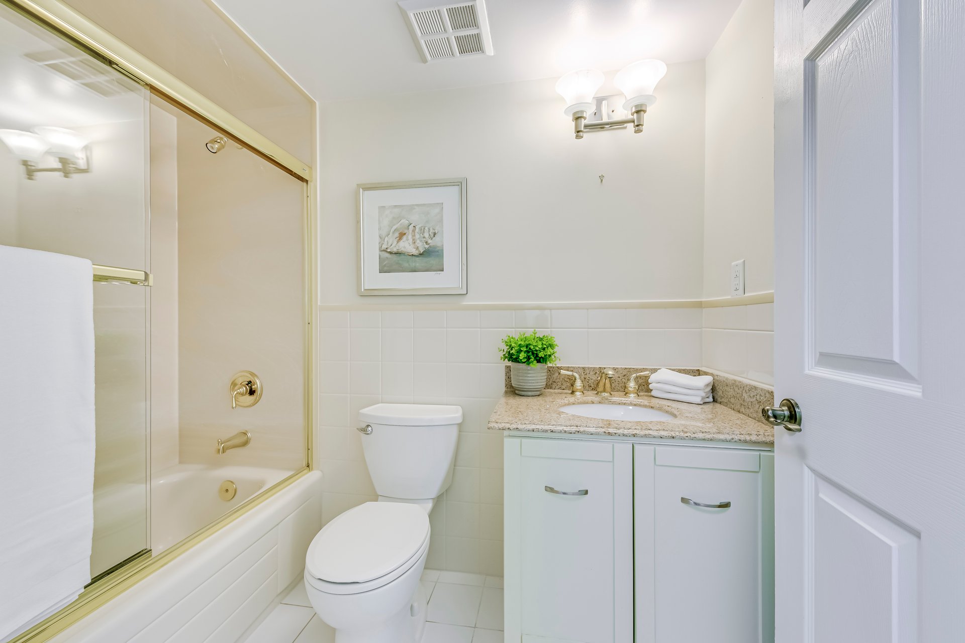 185 Robinson St 205