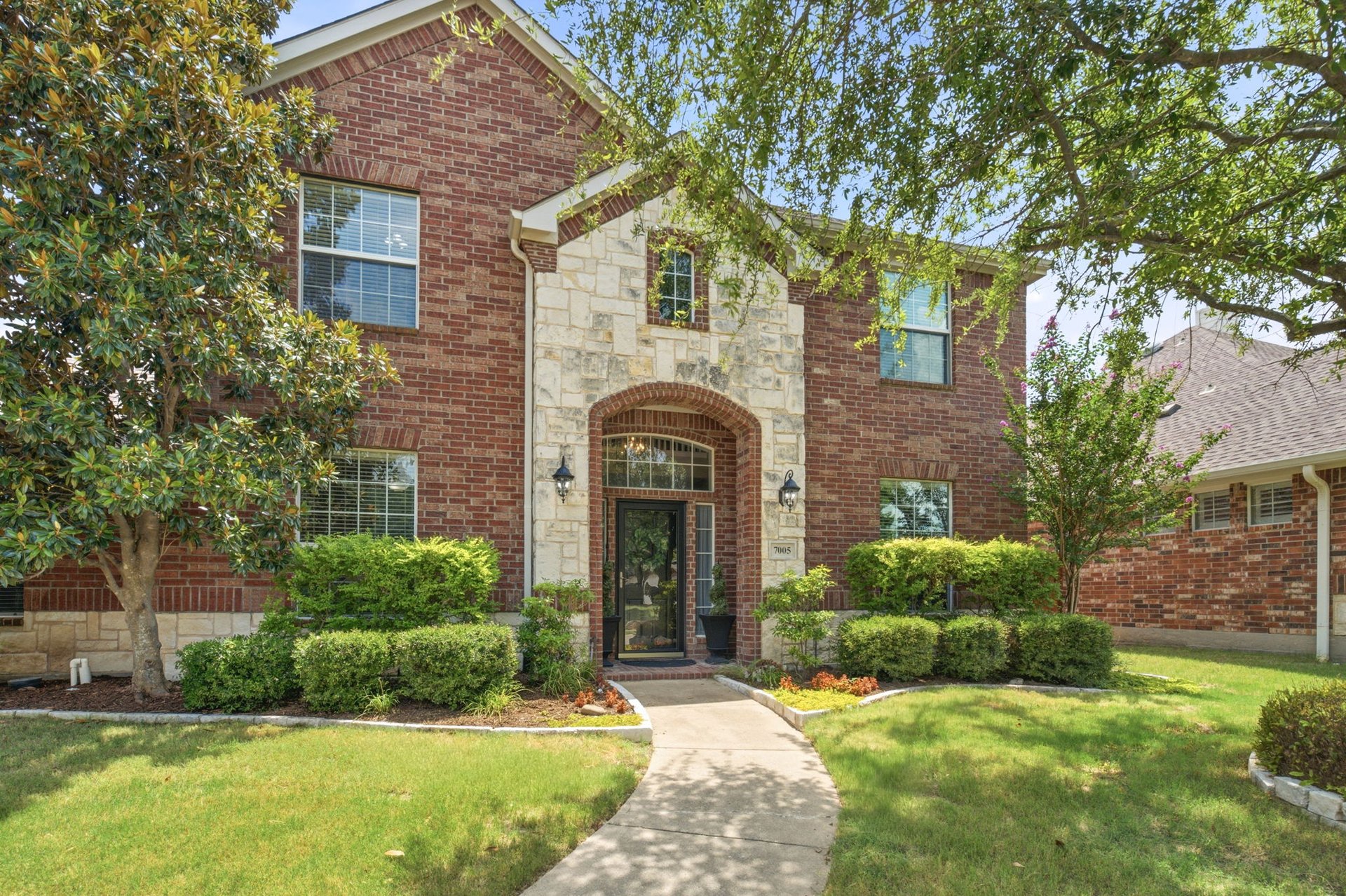 7005 Royal Glen Trail