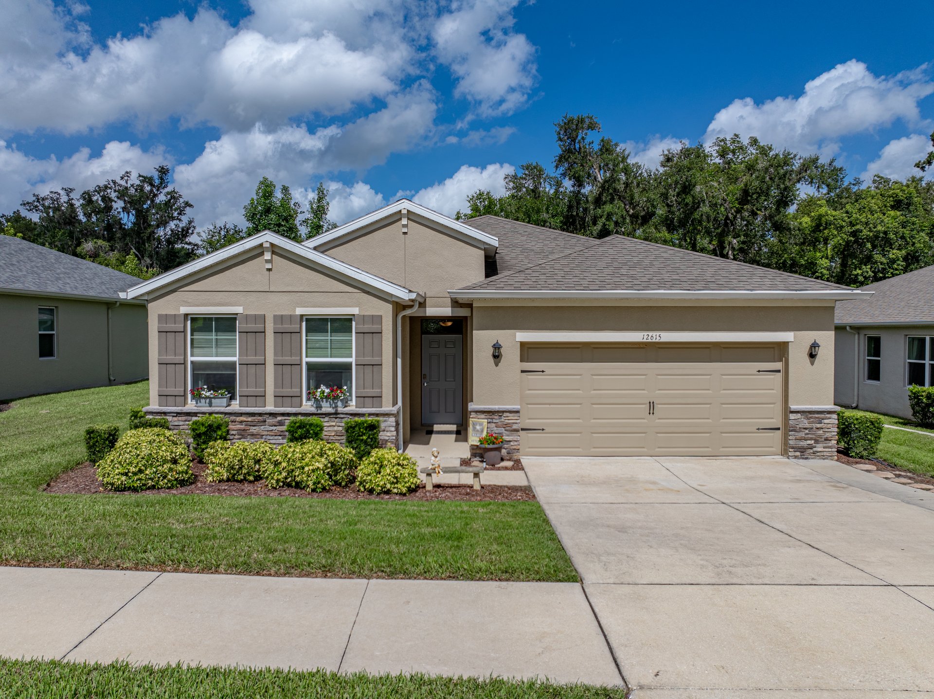 12615 EASTPOINTE DR