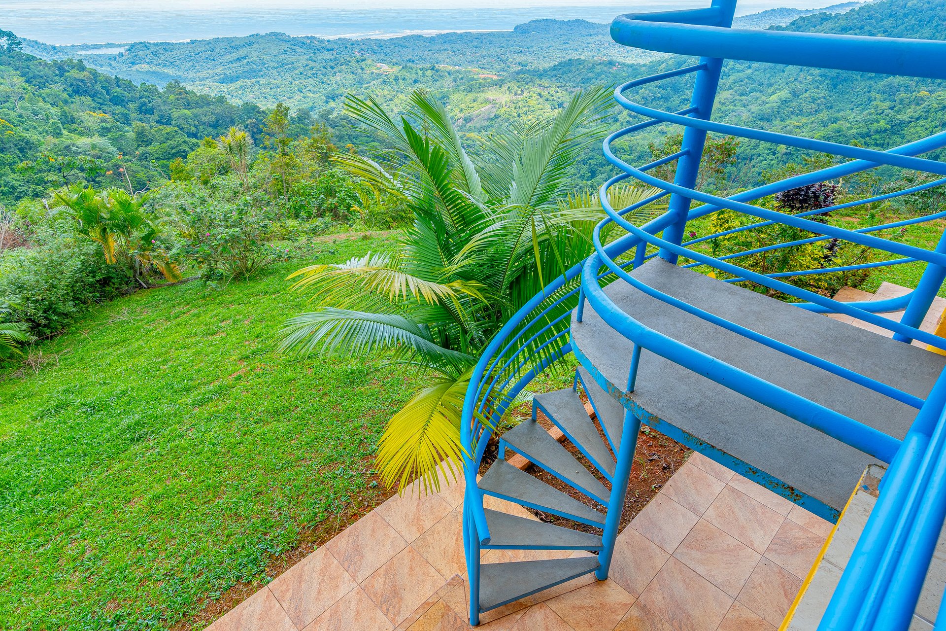 Luxury 4-Bed Villa with Ocean Views & Infinity Pool in Ojochal