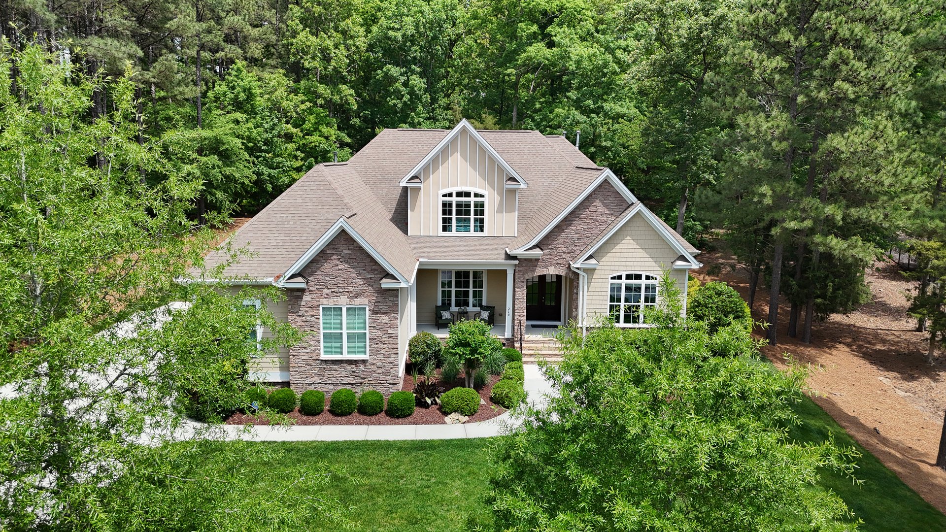 216 Colonial Ridge Drive