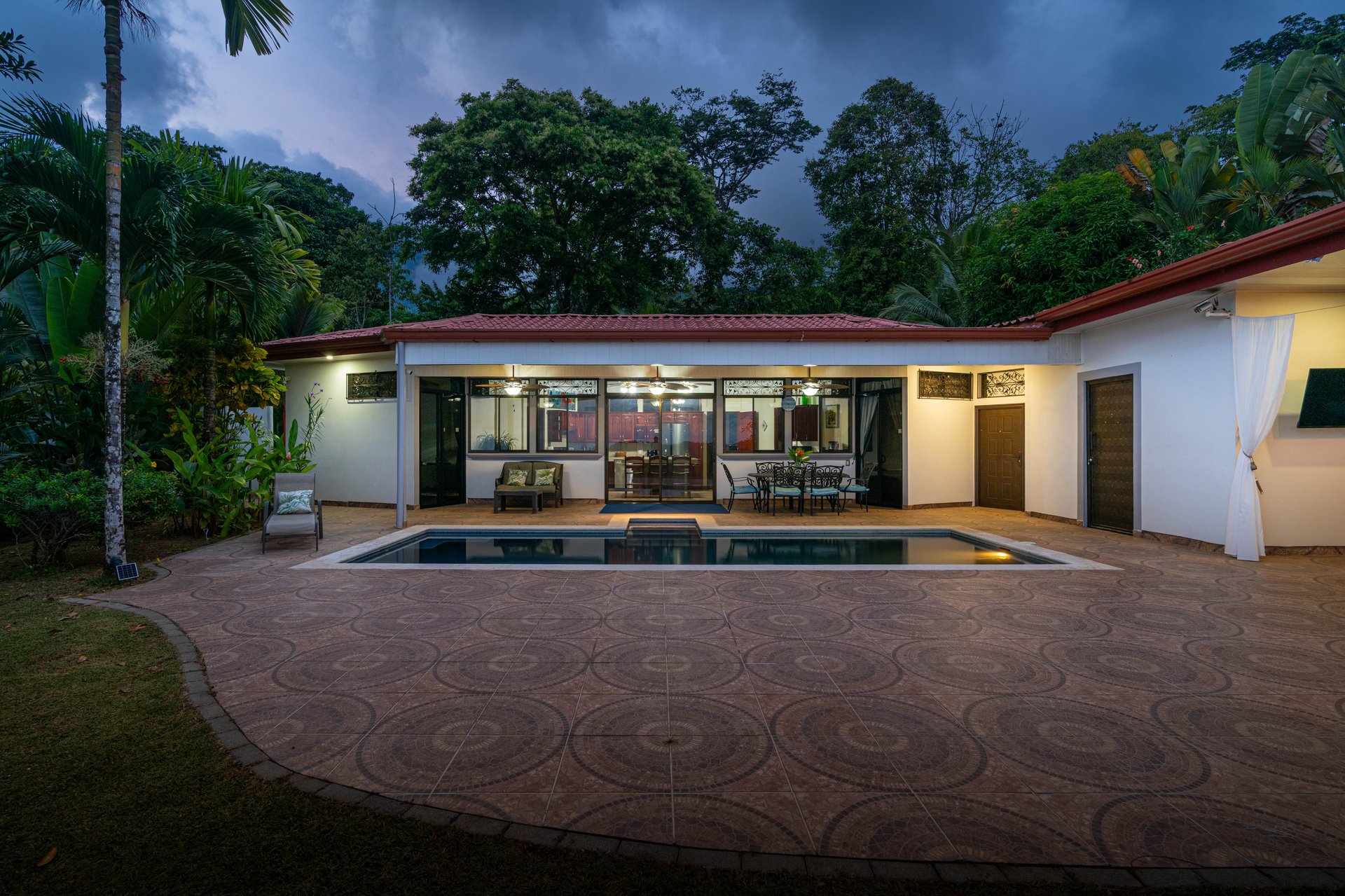 Expansive Ocean Views, Central Ojochal - 3 bed, 3 bath!