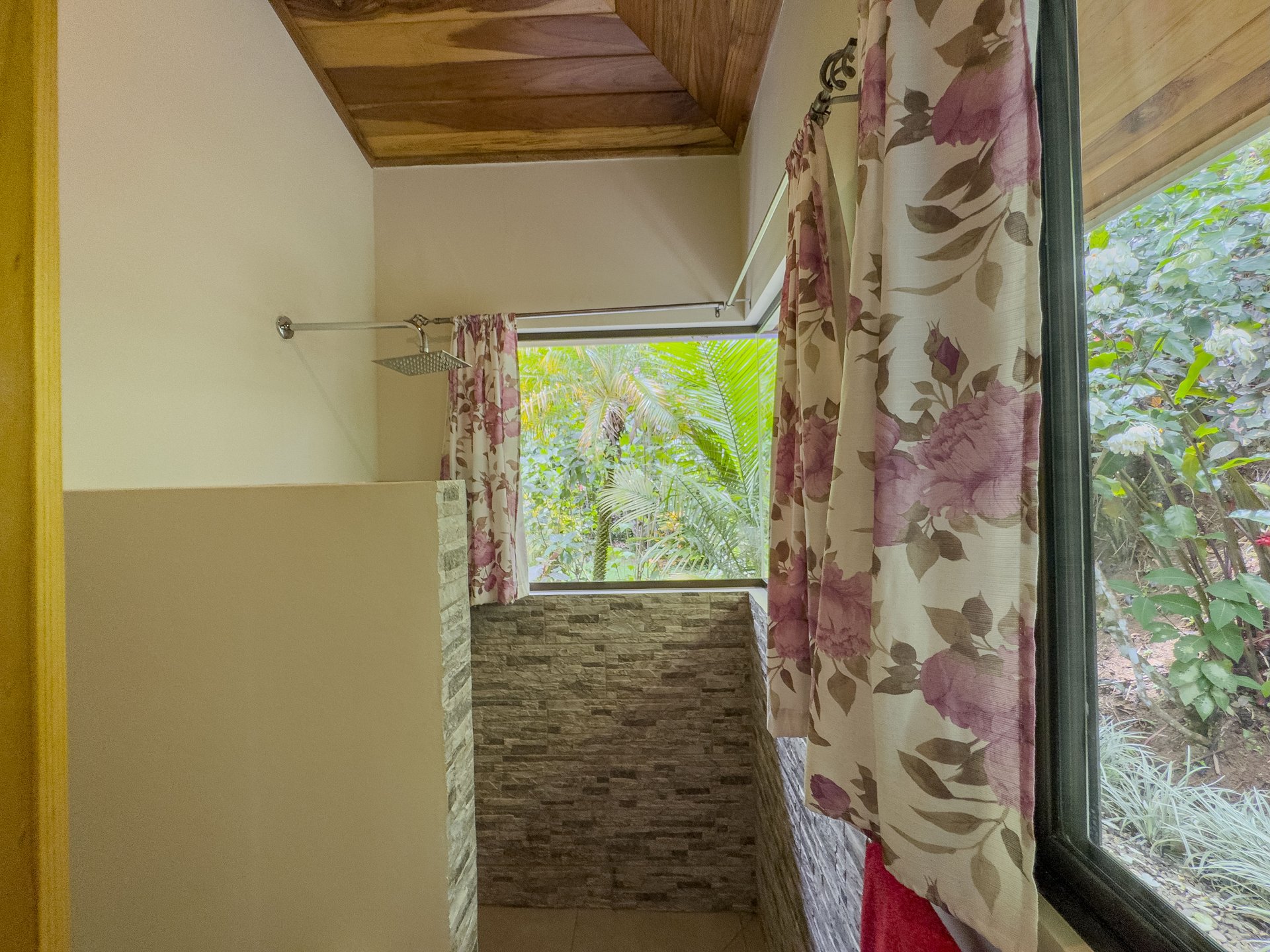Private Rainforest Retreat Just Minutes from Dominical