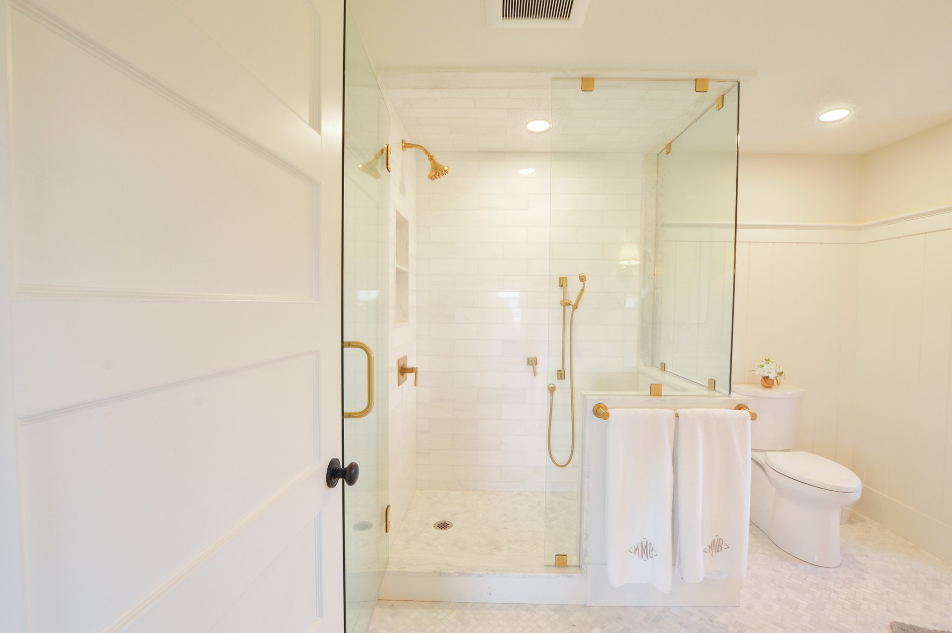 Classic Hyannis Port Grandeur with Timeless Coastal Elegance