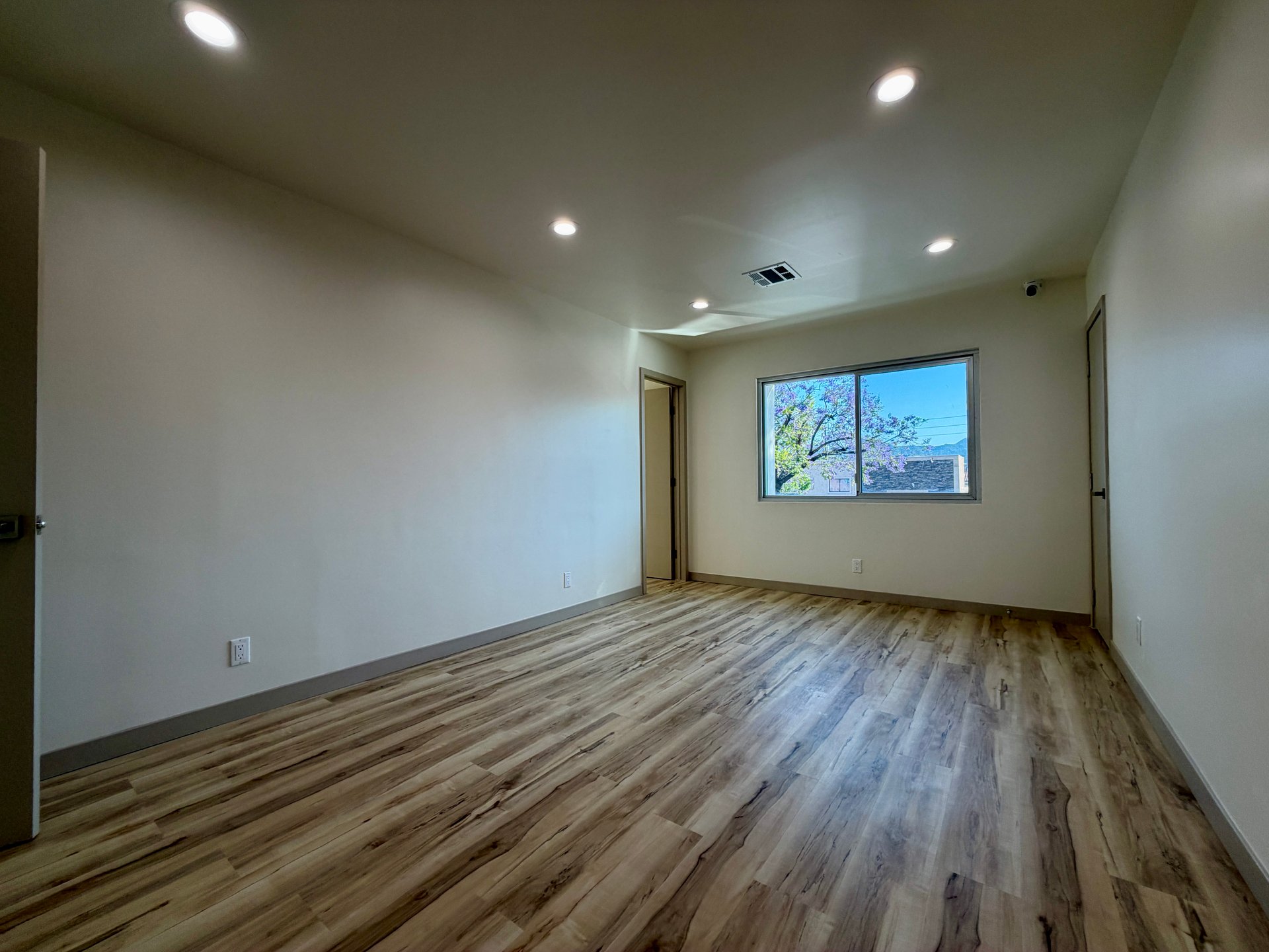 1519-1521 W. Glenoaks