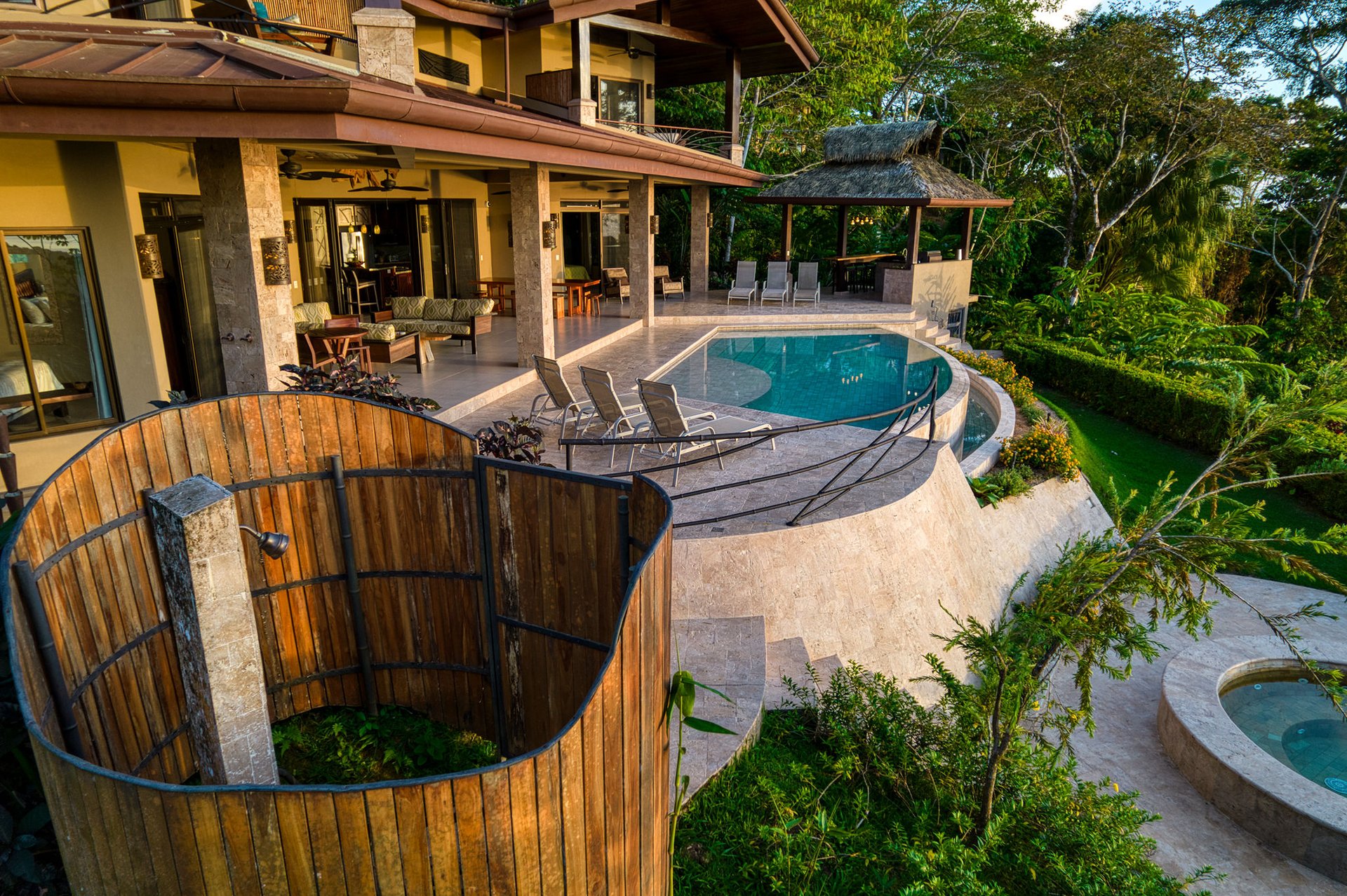 Casa Bambú – LUXURY 5 BEDROOM ESTATE WITH EXCEPTIONAL OCEAN VIEWS