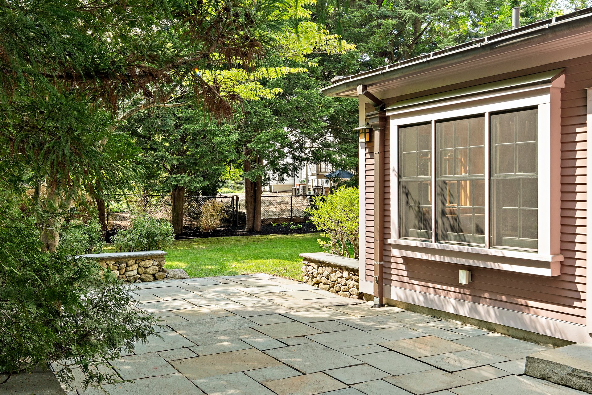 106 Coolidge Hl