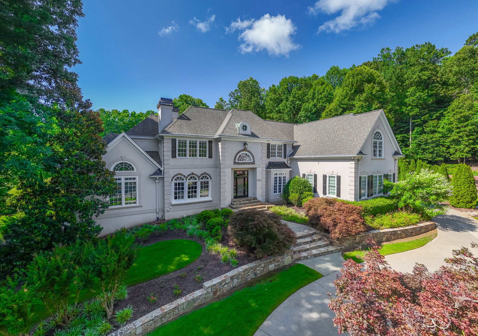 1055 Hedgerose Lane