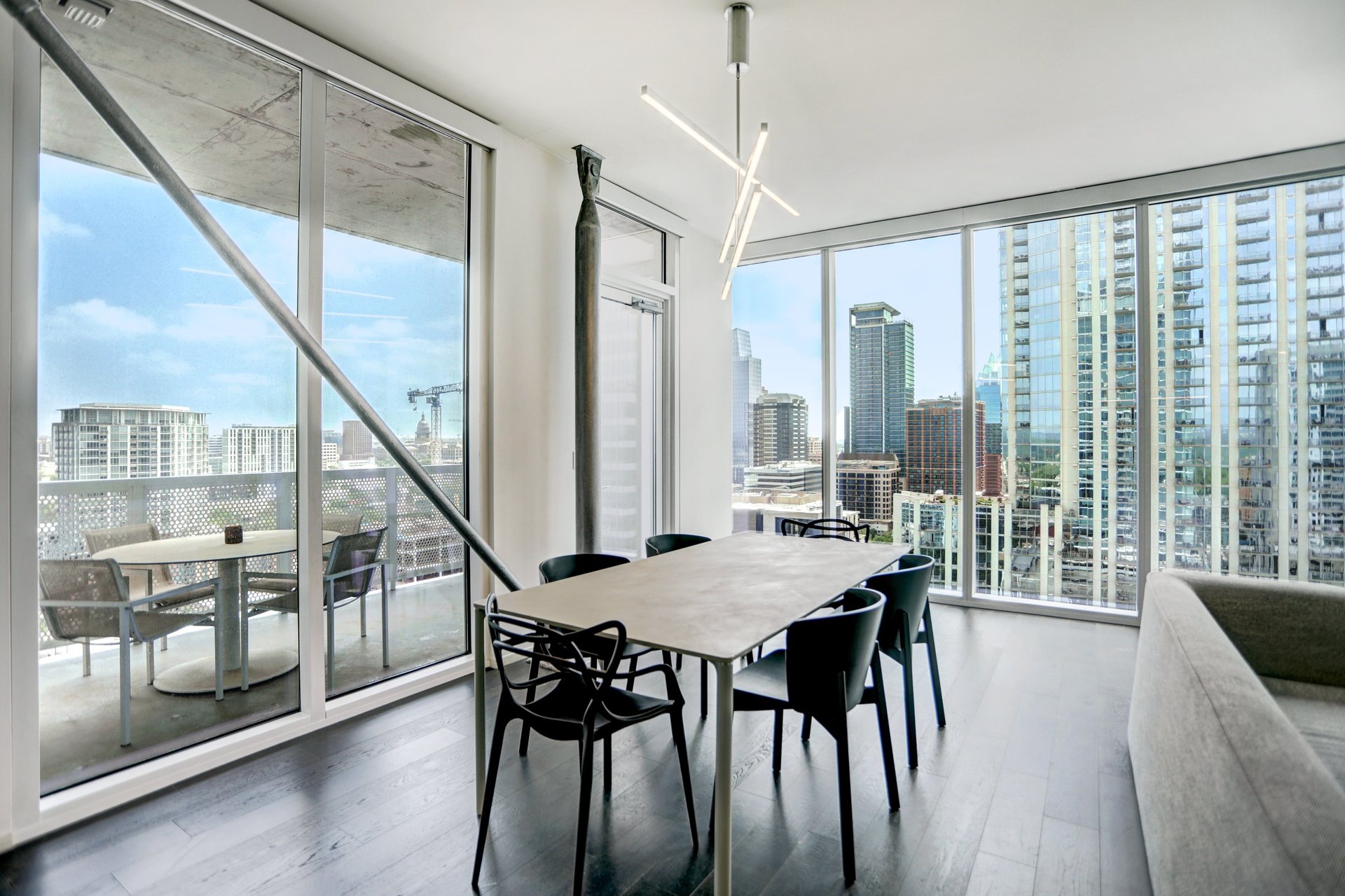 301 West Ave #2104