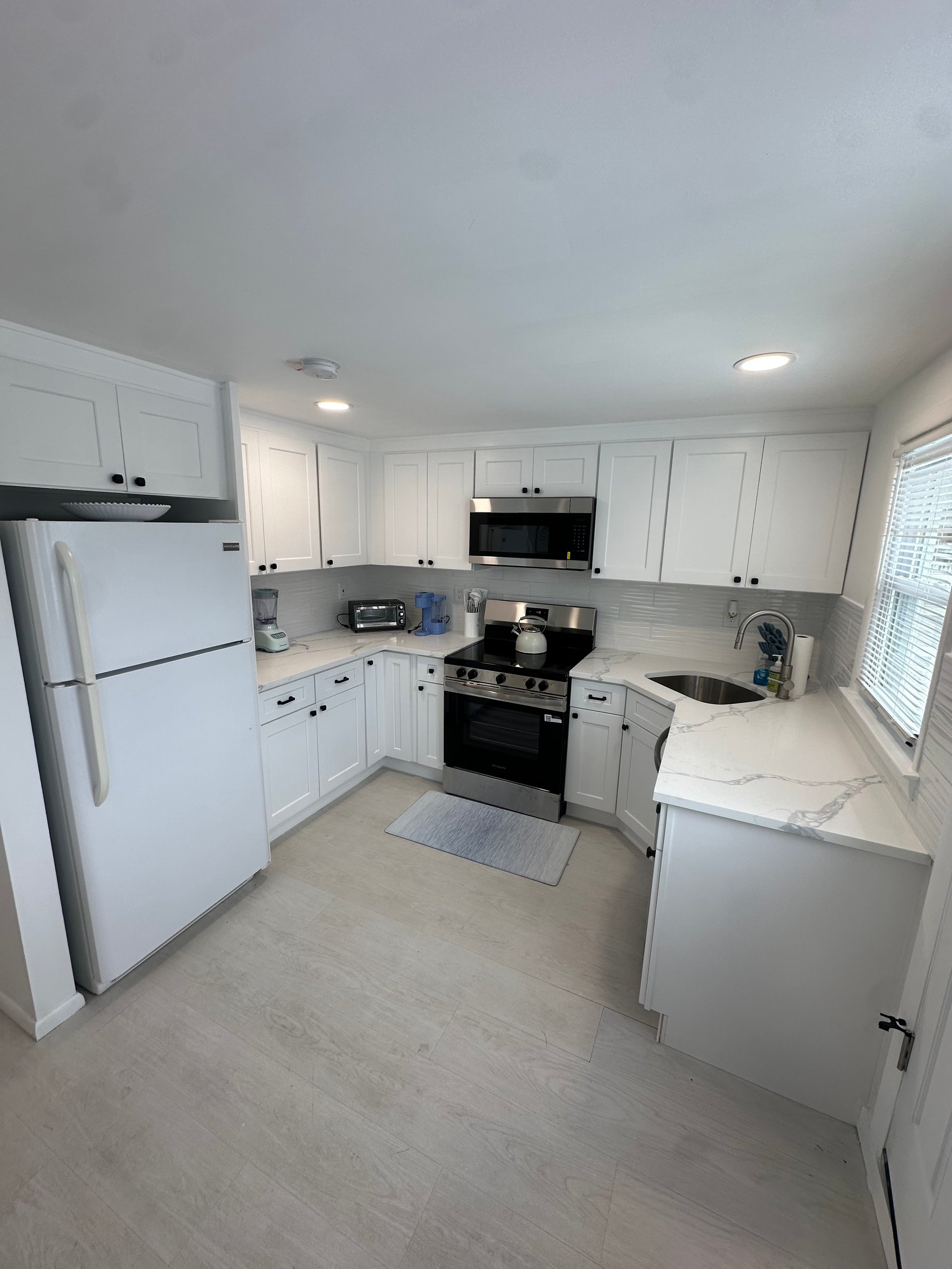 242 W 14th St. (upstairs unit) 