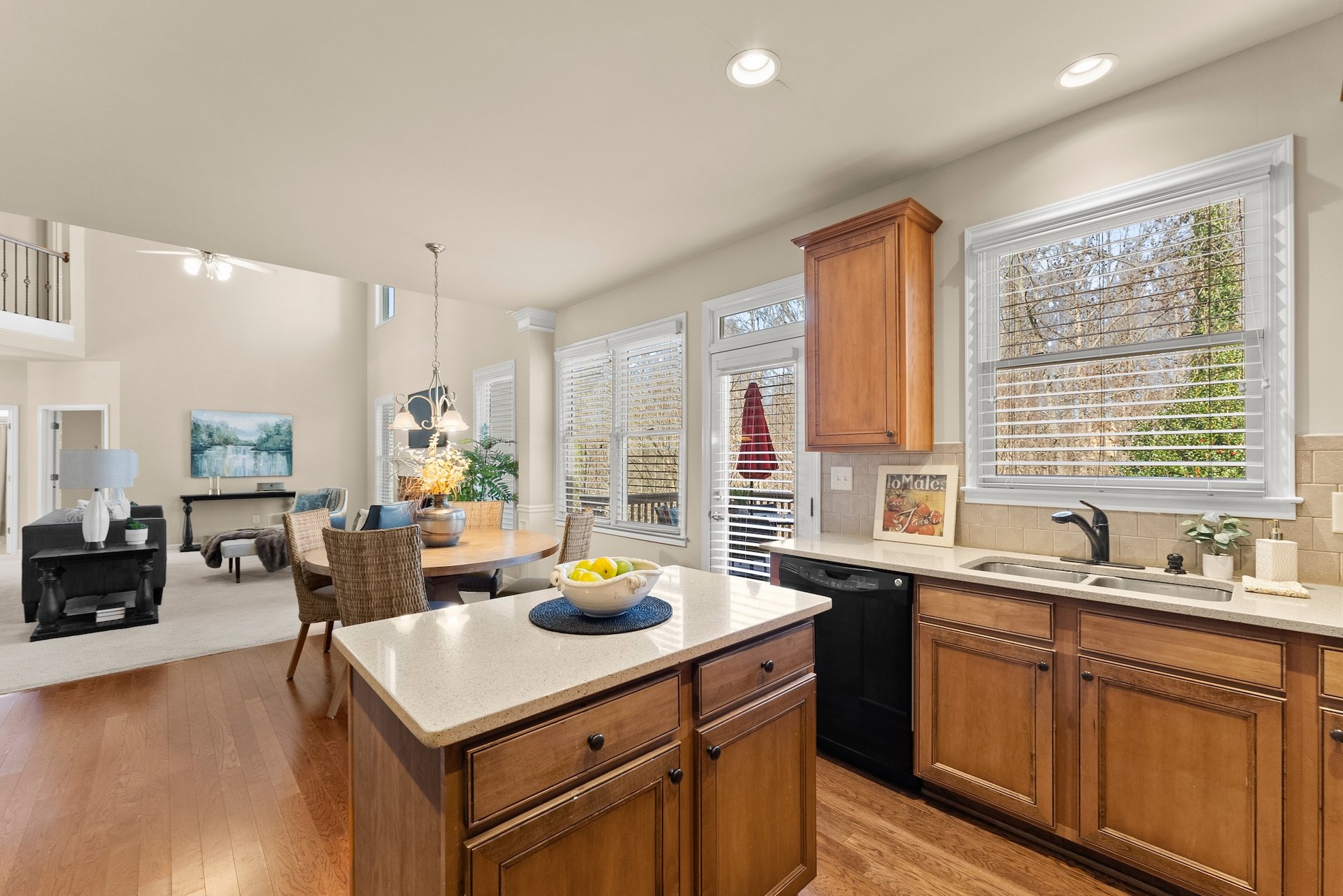 7534 Mossy Log Ct, Flowery Branch, GA 30542