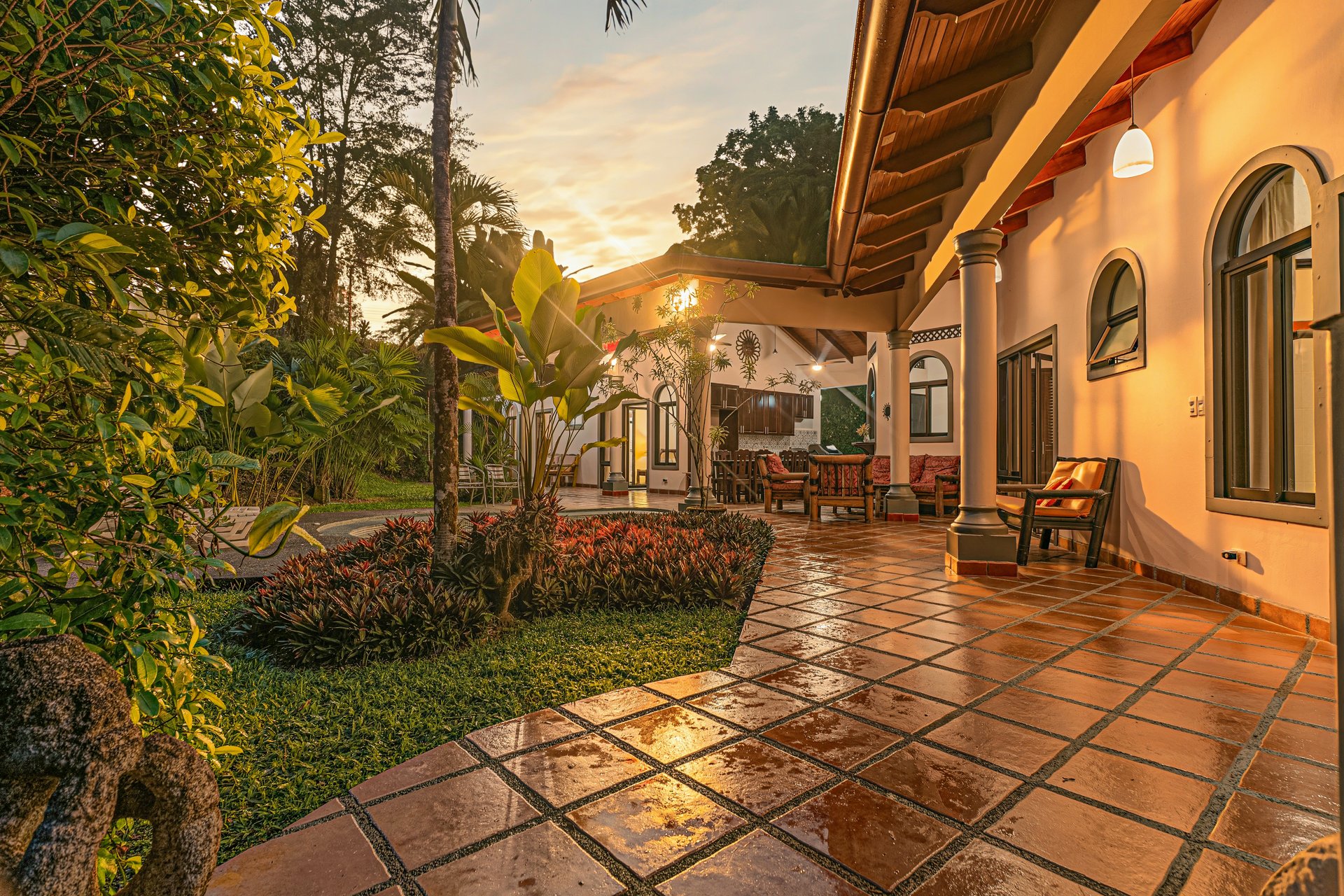 Ojochal Tropical Retreat | 4 Ensuite Bedrooms, Pool & Outdoor Living