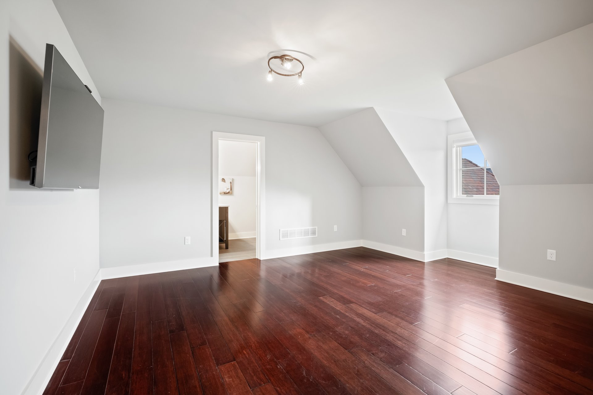 2687 Avenue Du Vlg
