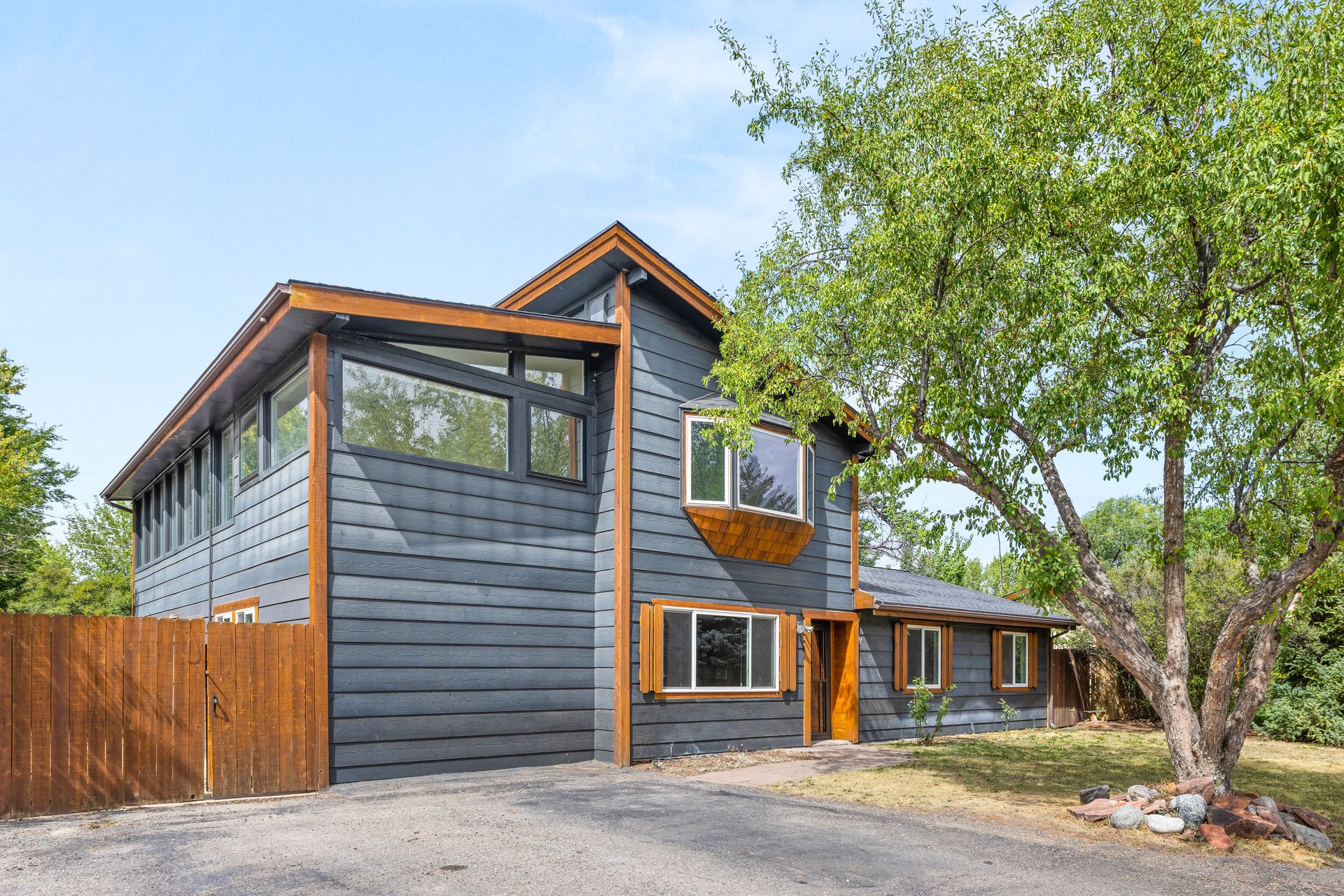 Spacious Mid-Valley Residence Near Crown Mountain Park