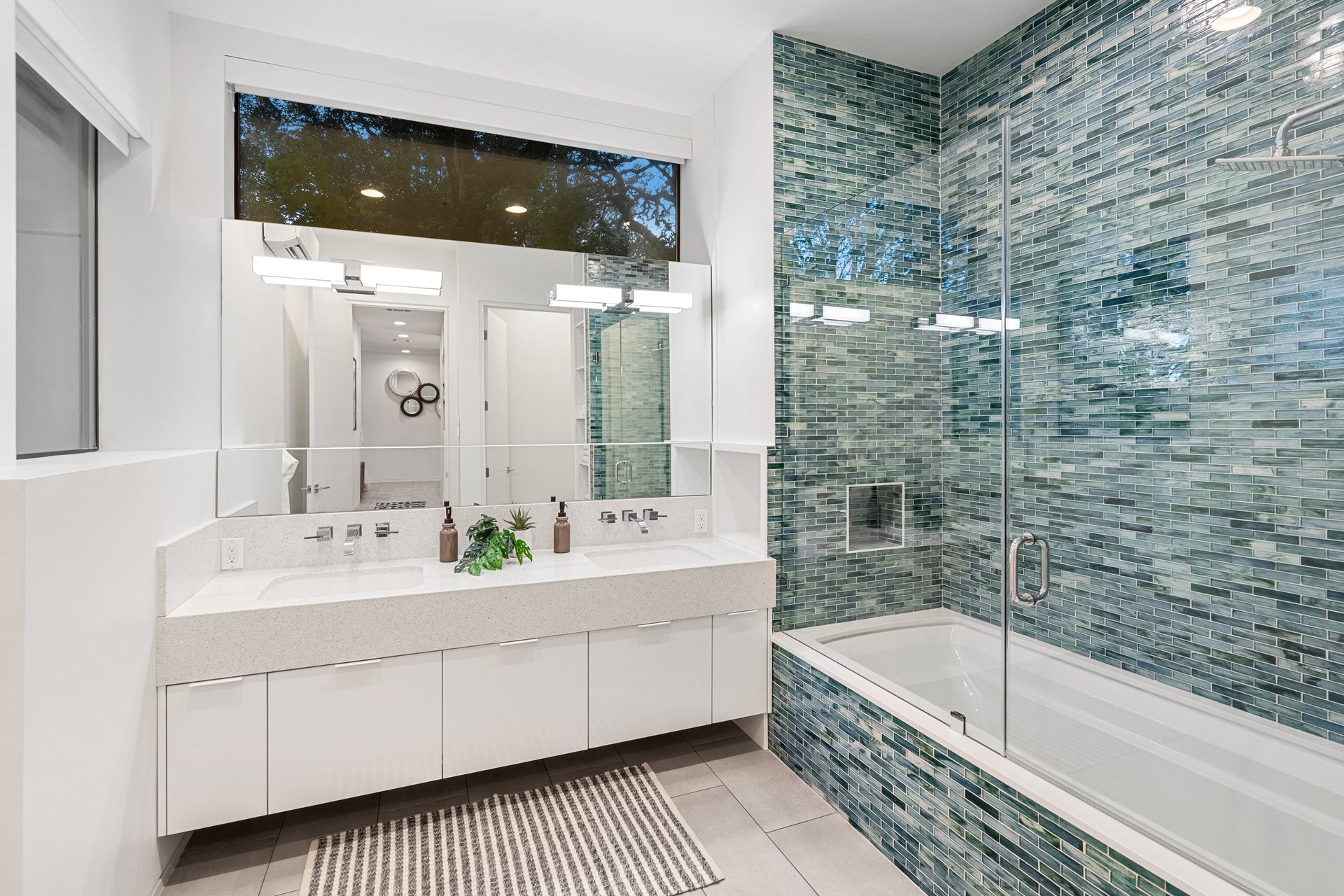 Modern Masterpiece in West Lake Hills