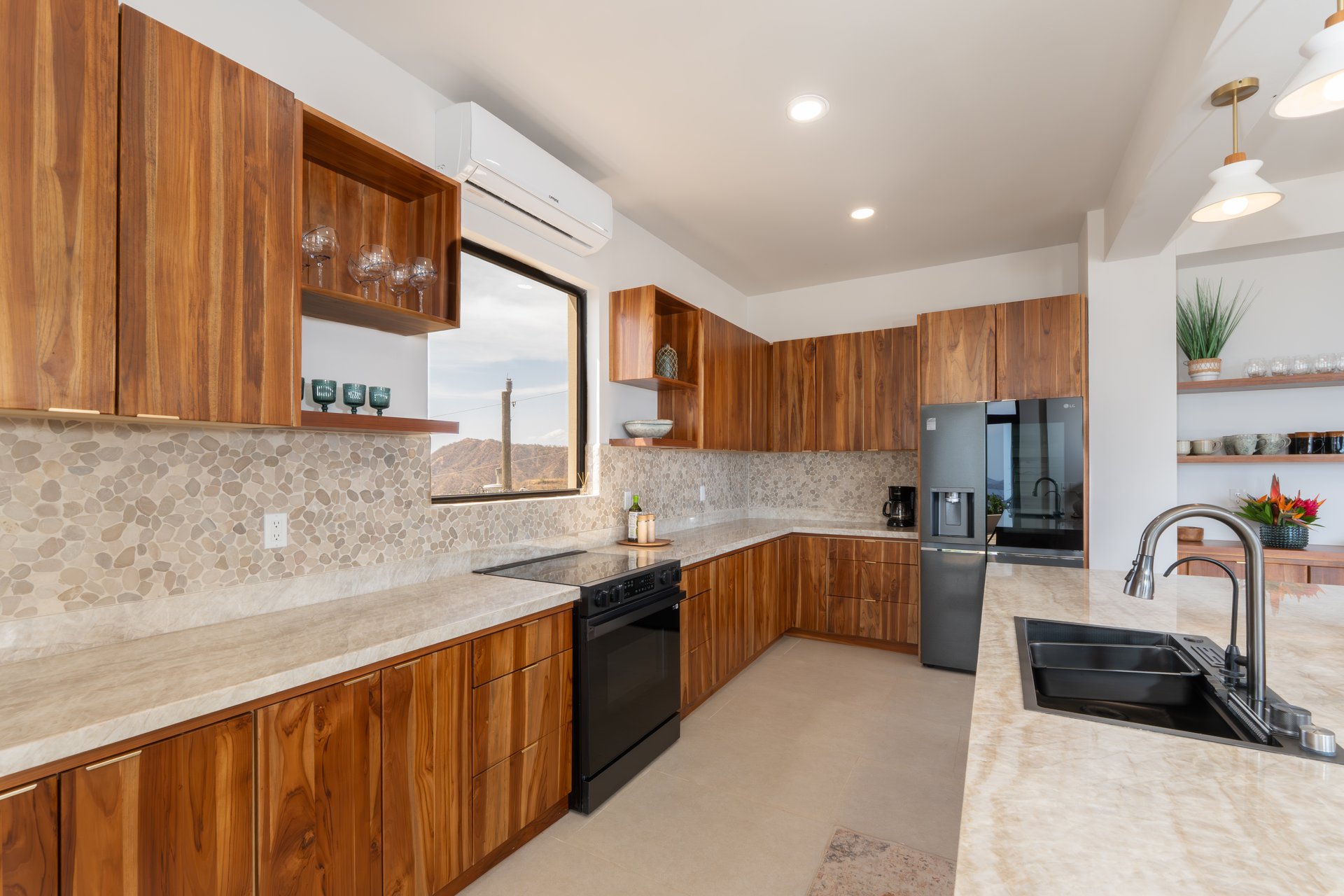 Casa Vista Escondida | 5 Bedroom Ocean View Estate with Seller Financing & Additional Lot in Playa Potrero Costa Rica