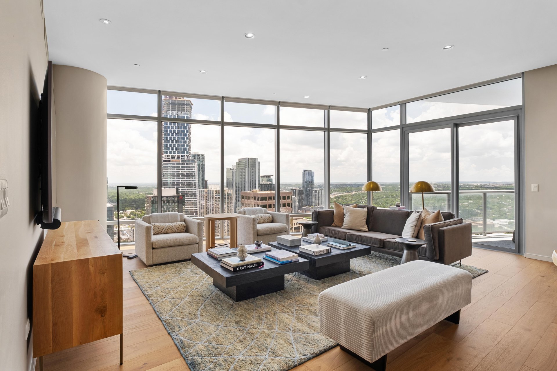 200 Congress Avenue #37H